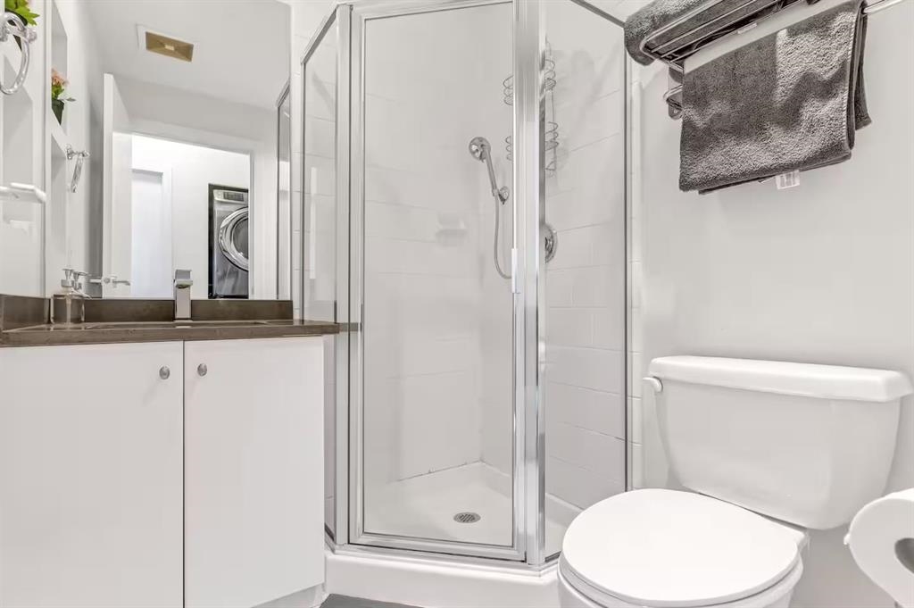 302 1238 BURRARD STREET Unit: 302