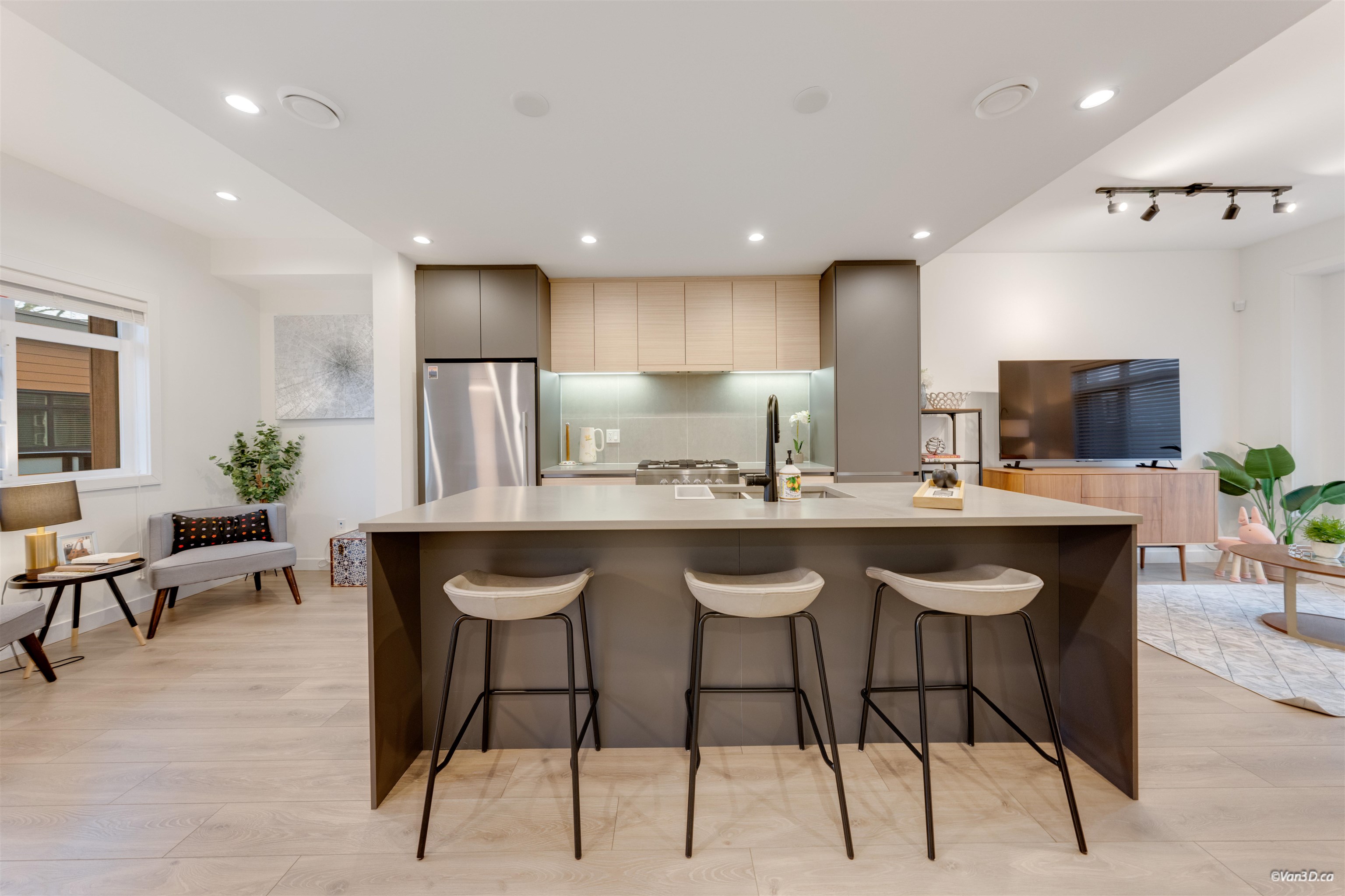 3 5651 STEVESTON HIGHWAY