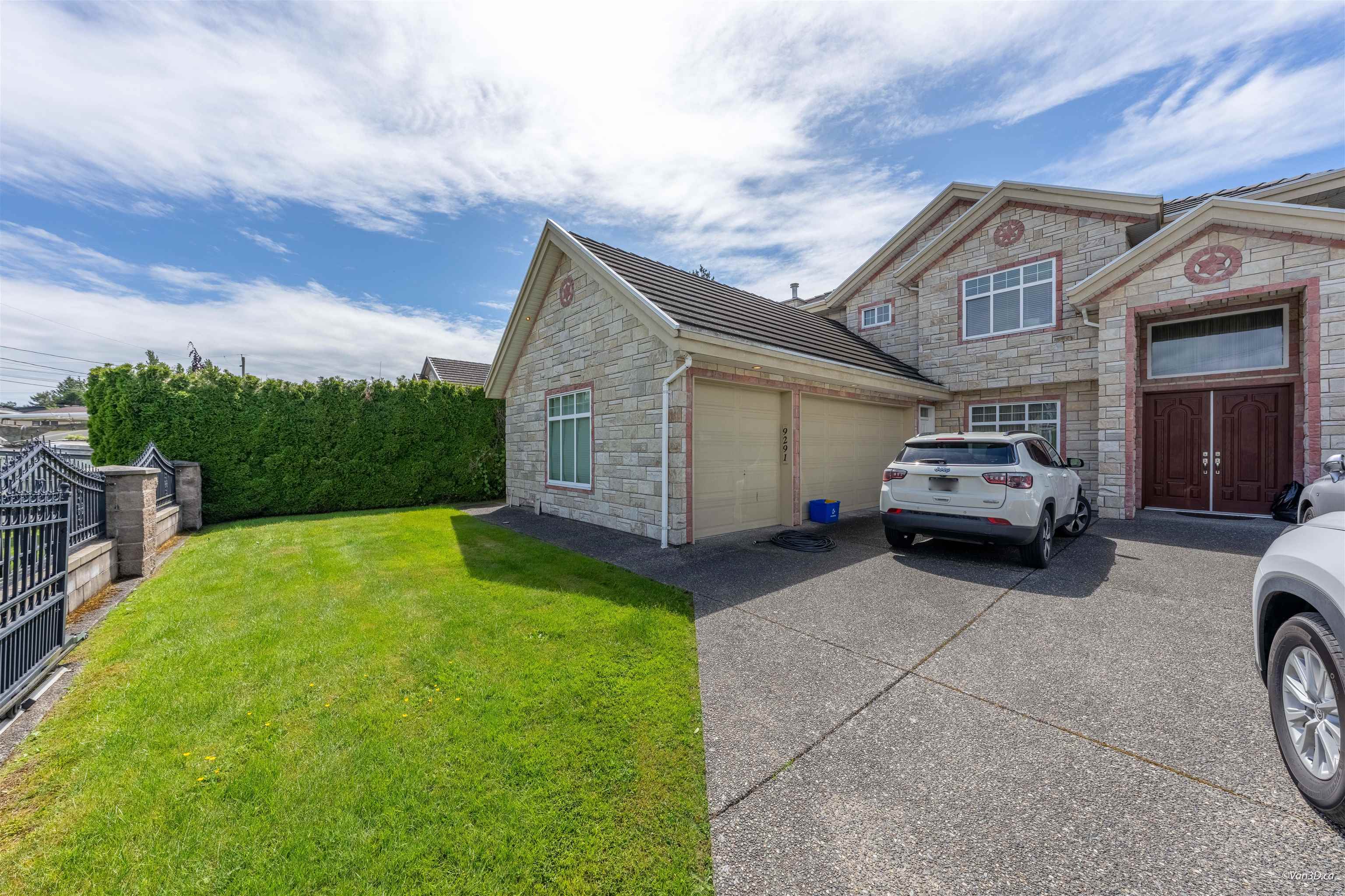 9291 KIRKMOND CRESCENT