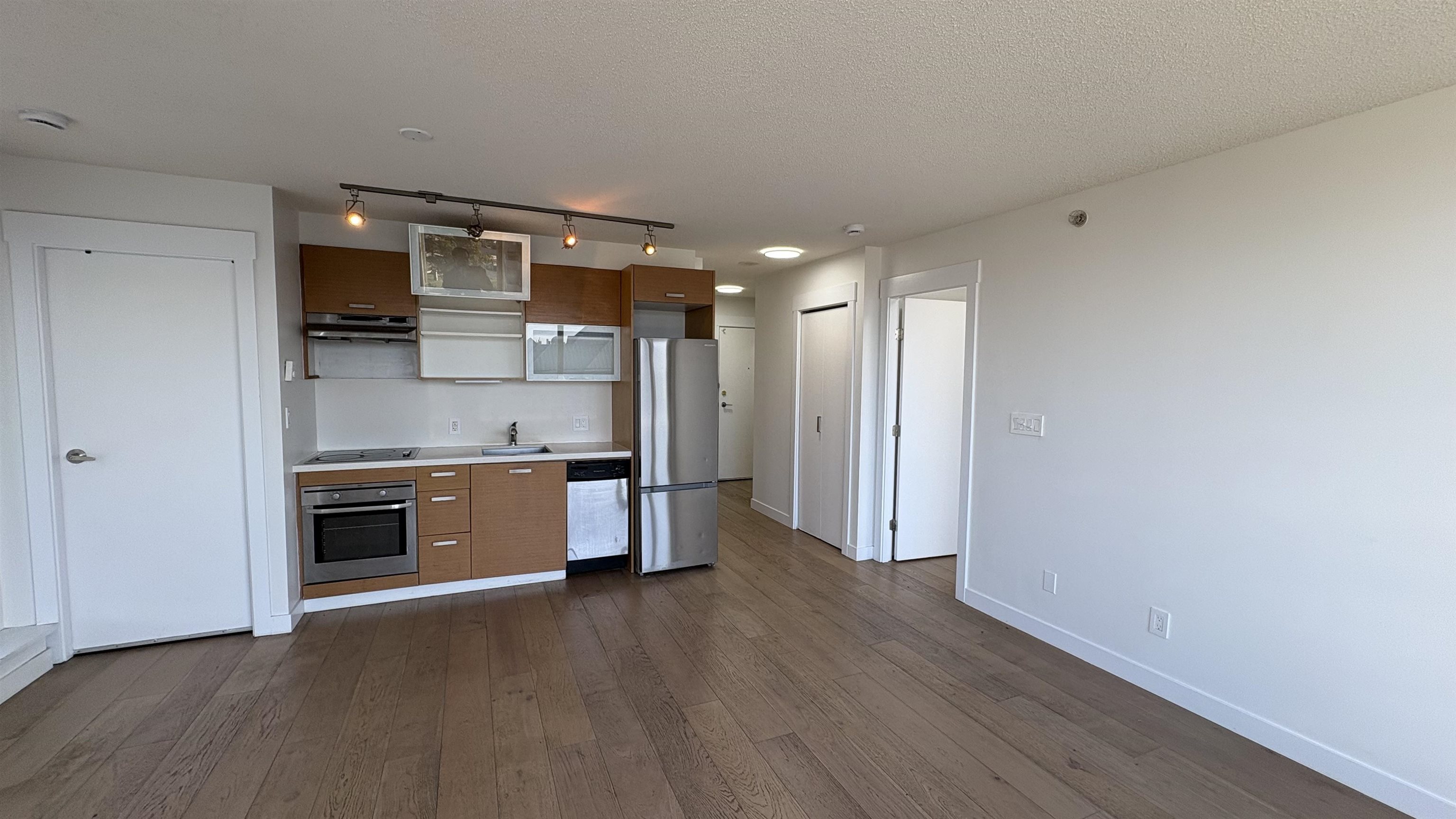 2110 10777 UNIVERSITY DRIVE