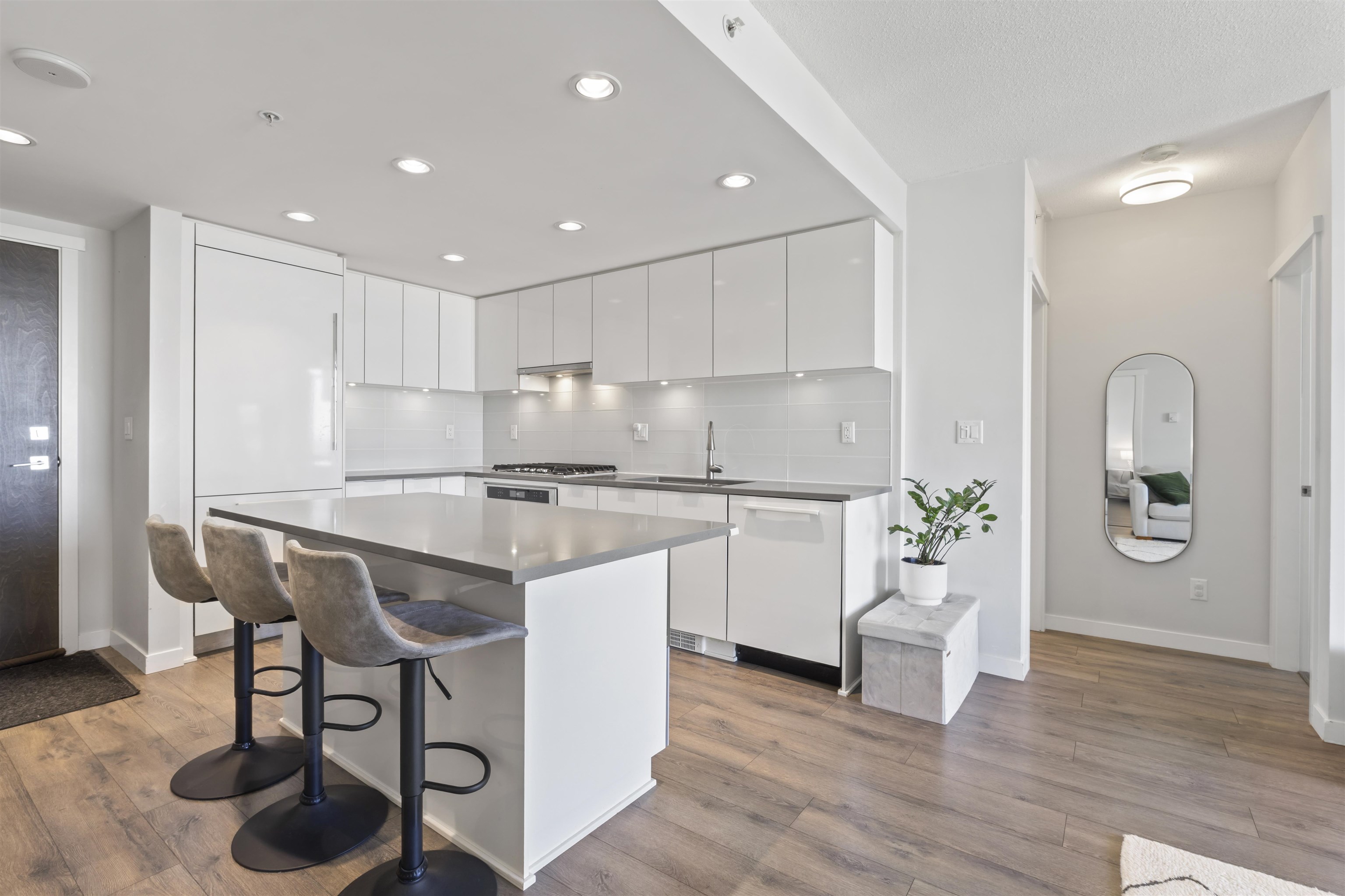 3205 2388 MADISON AVENUE
