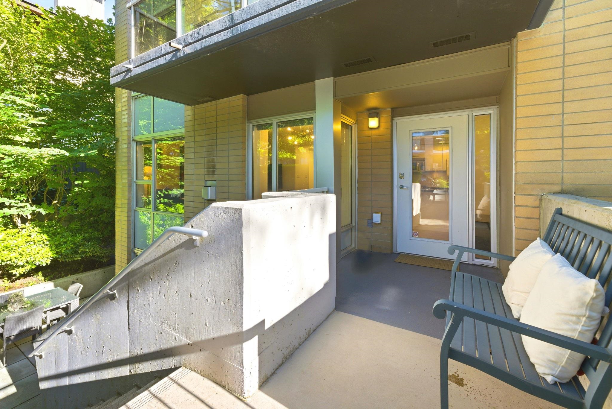 TH1 1288 CHESTERFIELD AVENUE