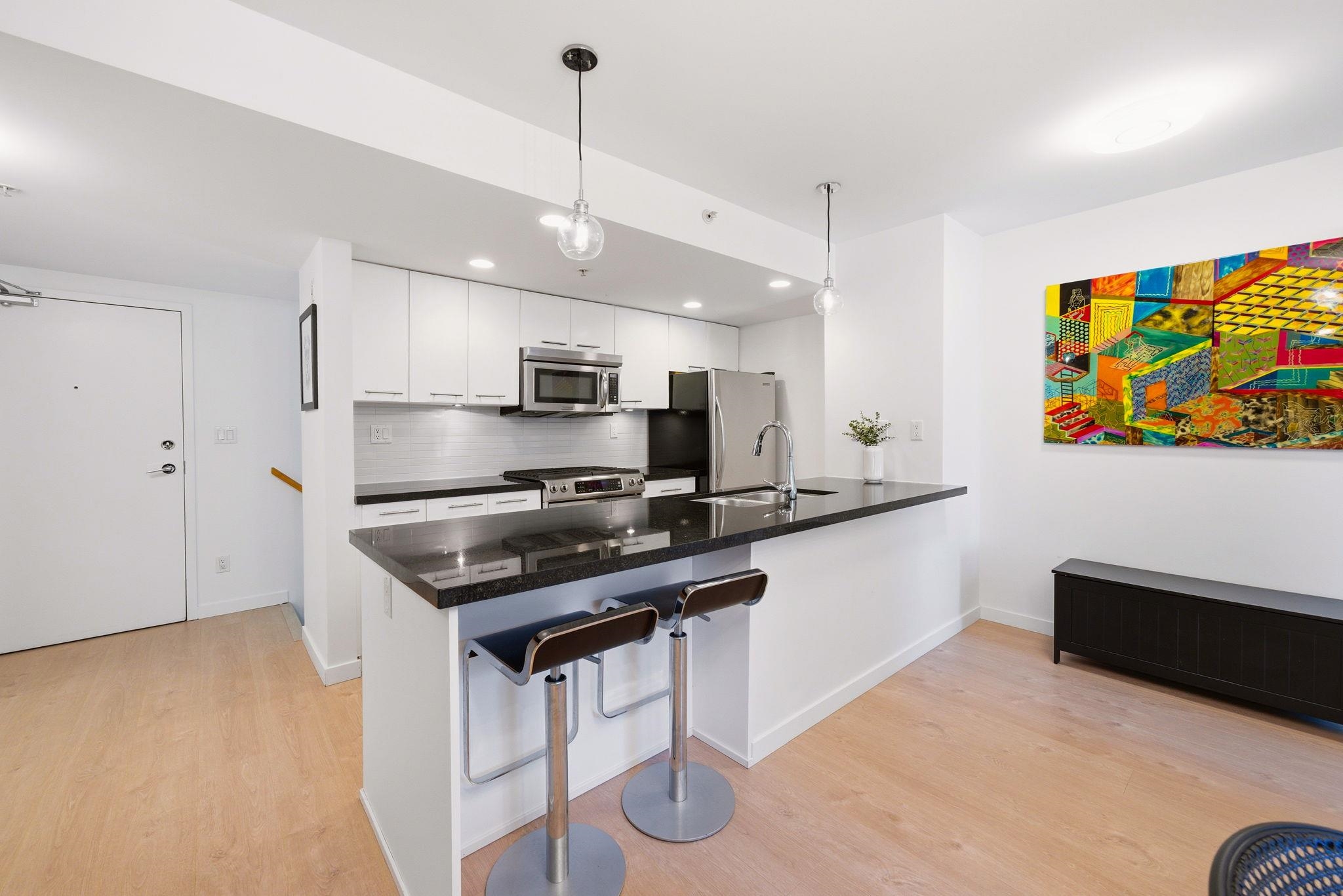 TH1 1288 CHESTERFIELD AVENUE
