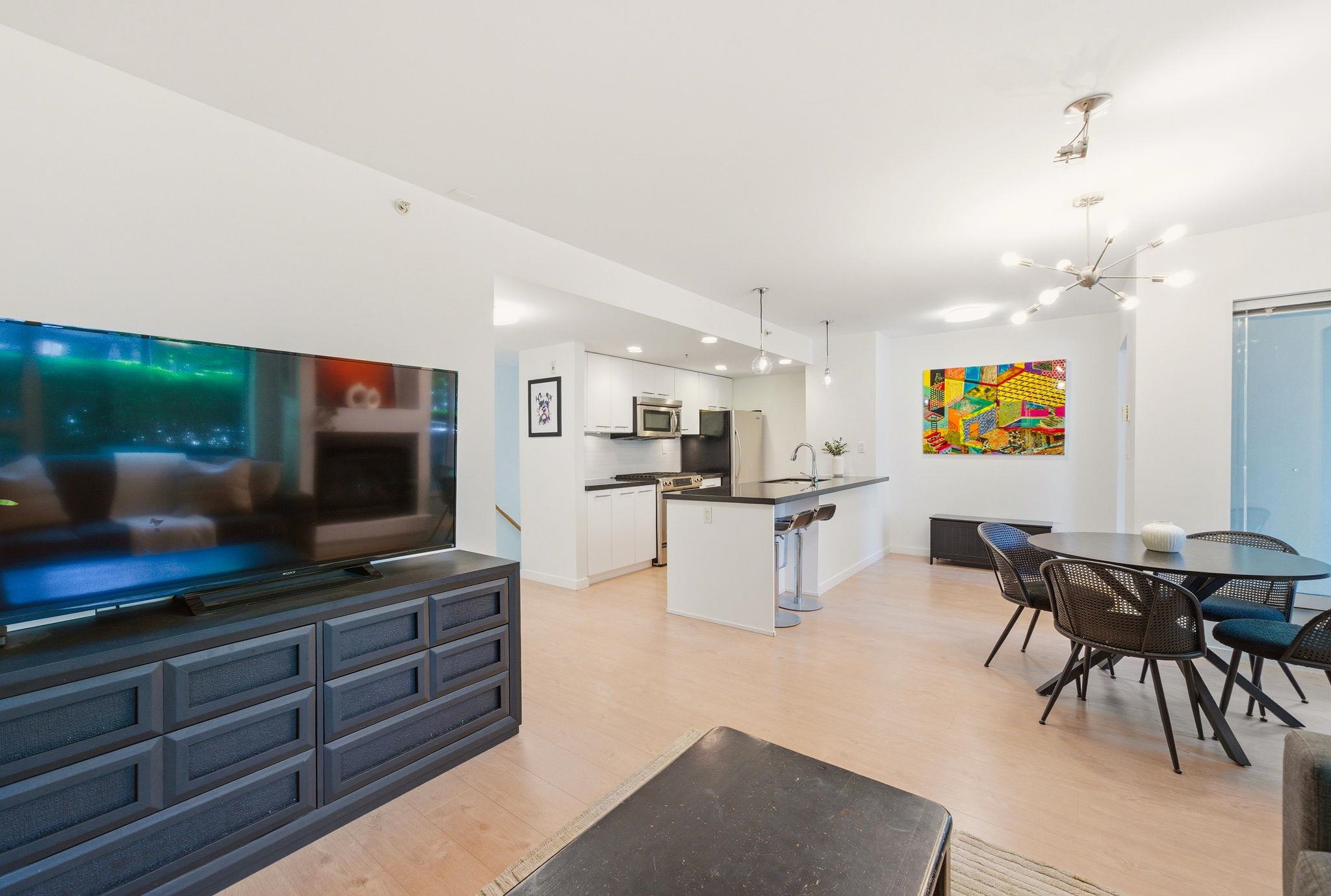 TH1 1288 CHESTERFIELD AVENUE