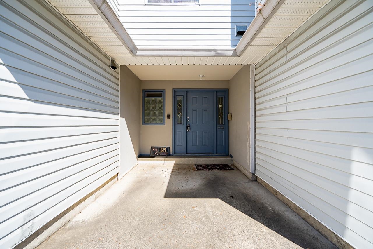 B 6984 LINDEN AVENUE