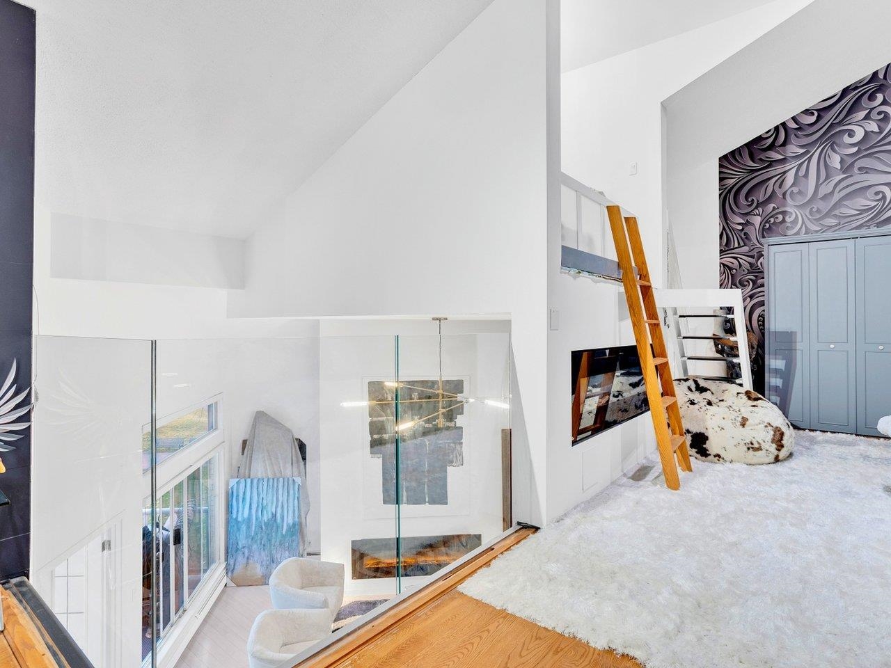 1306 33 CHESTERFIELD PLACE
