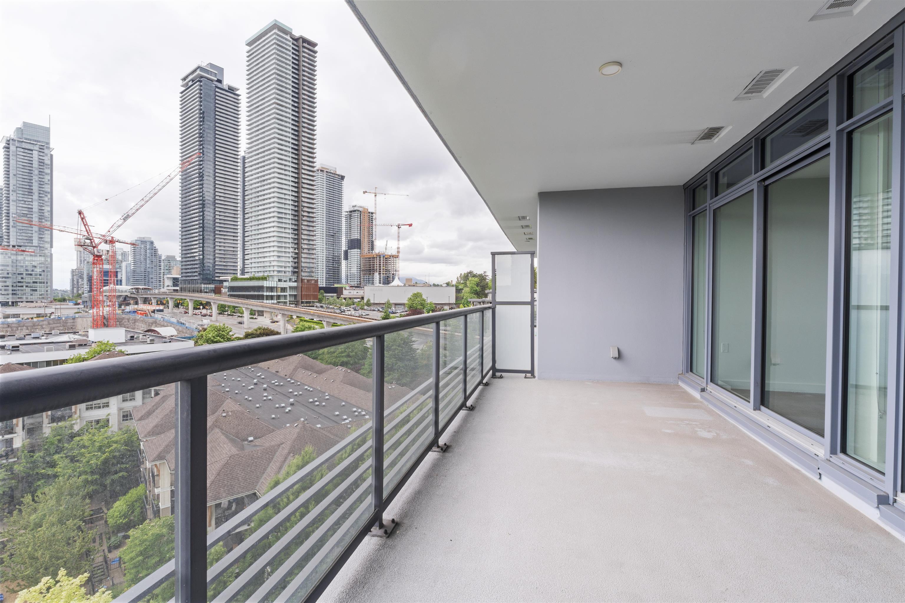 601 4720 LOUGHEED HIGHWAY