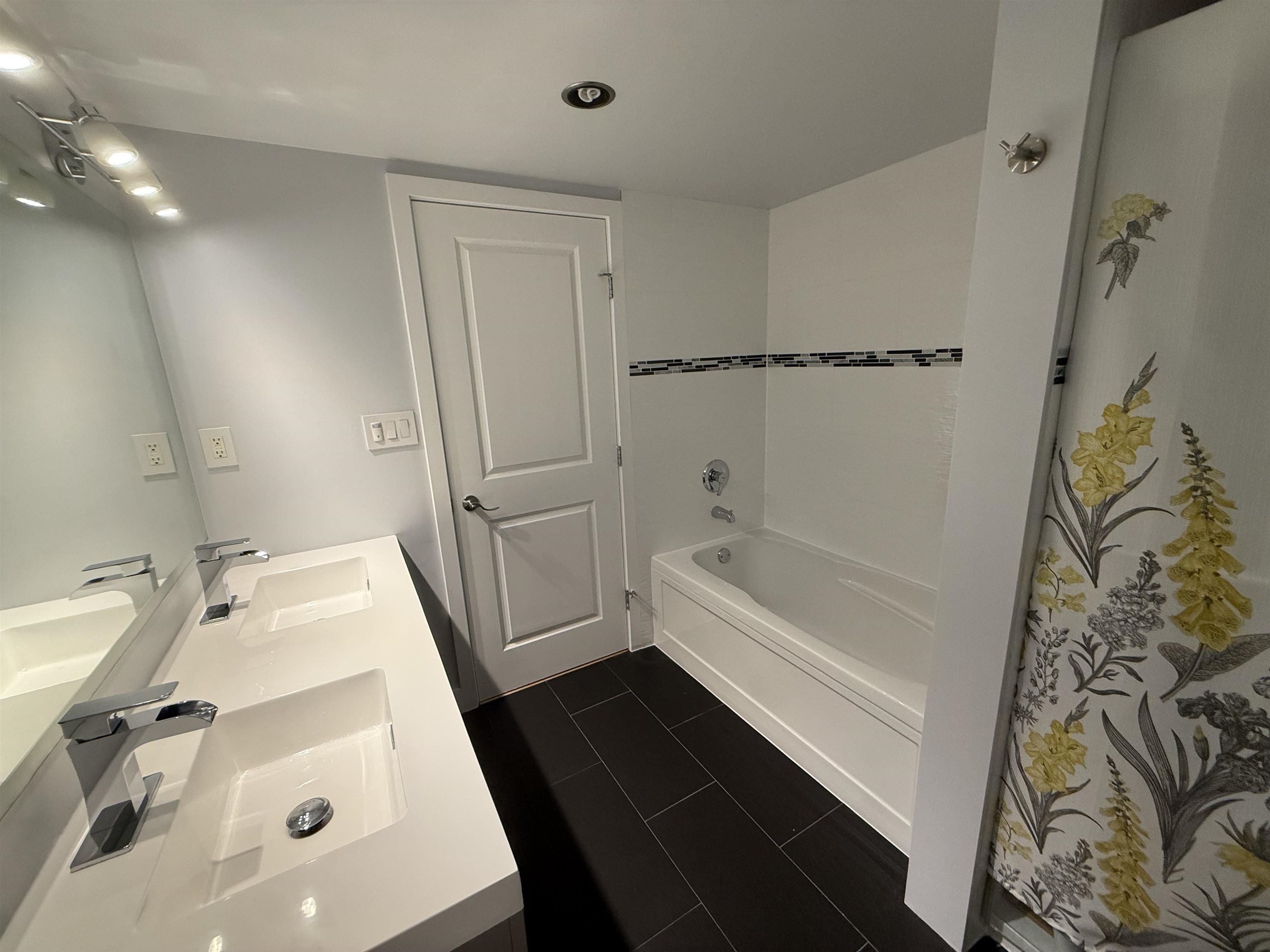 1008 9188 HEMLOCK DRIVE