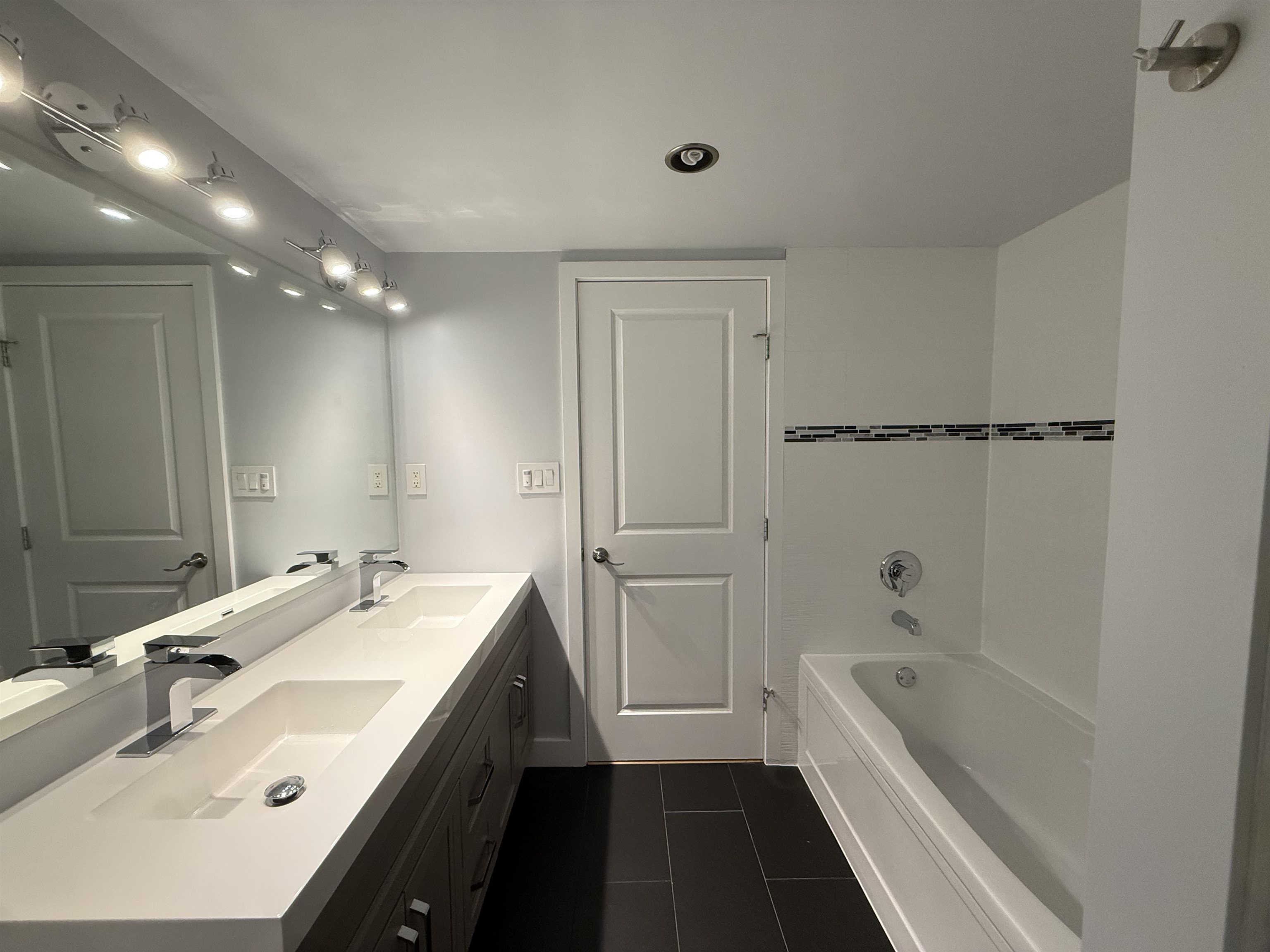 1008 9188 HEMLOCK DRIVE