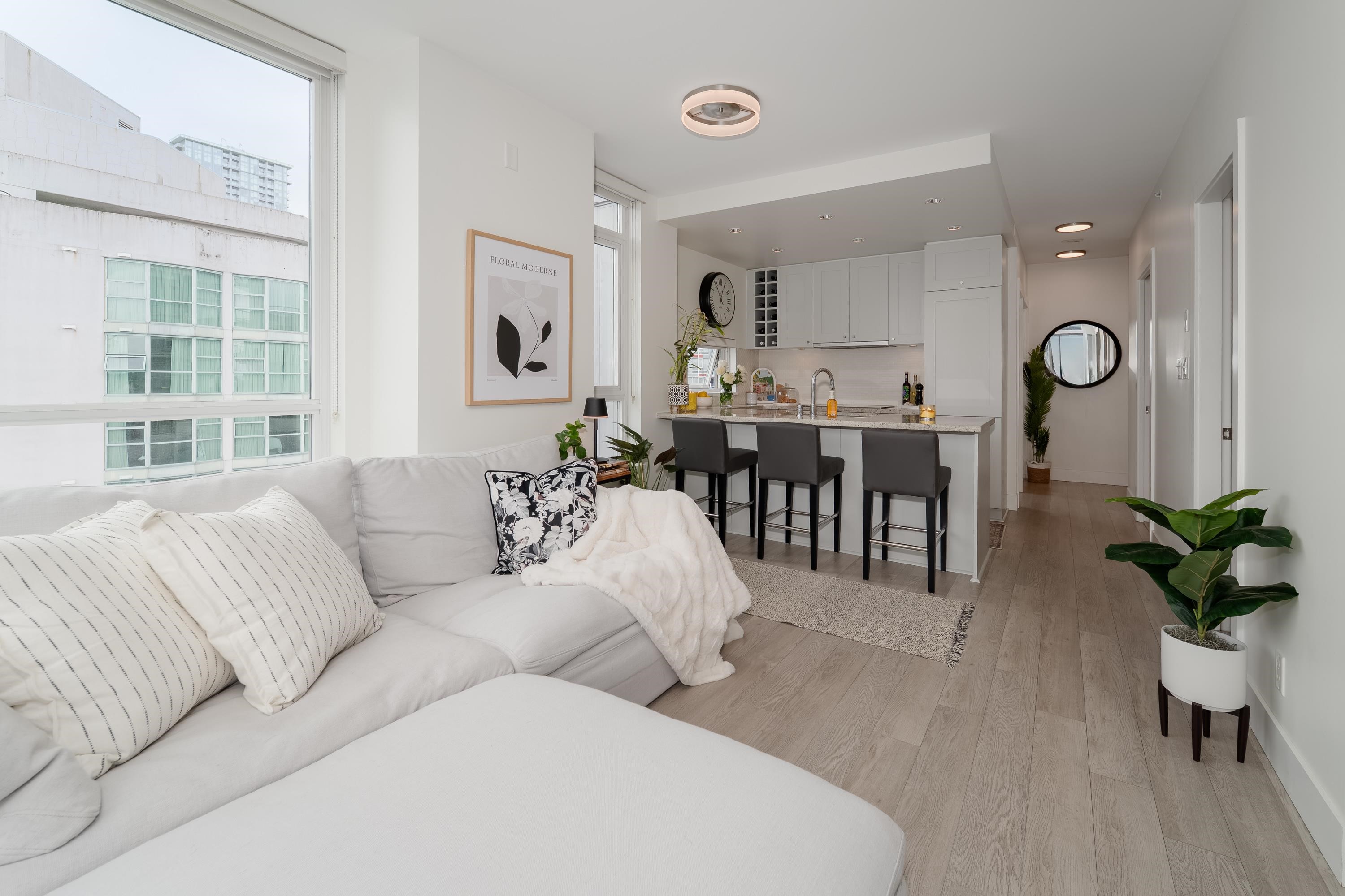1908 821 CAMBIE STREET