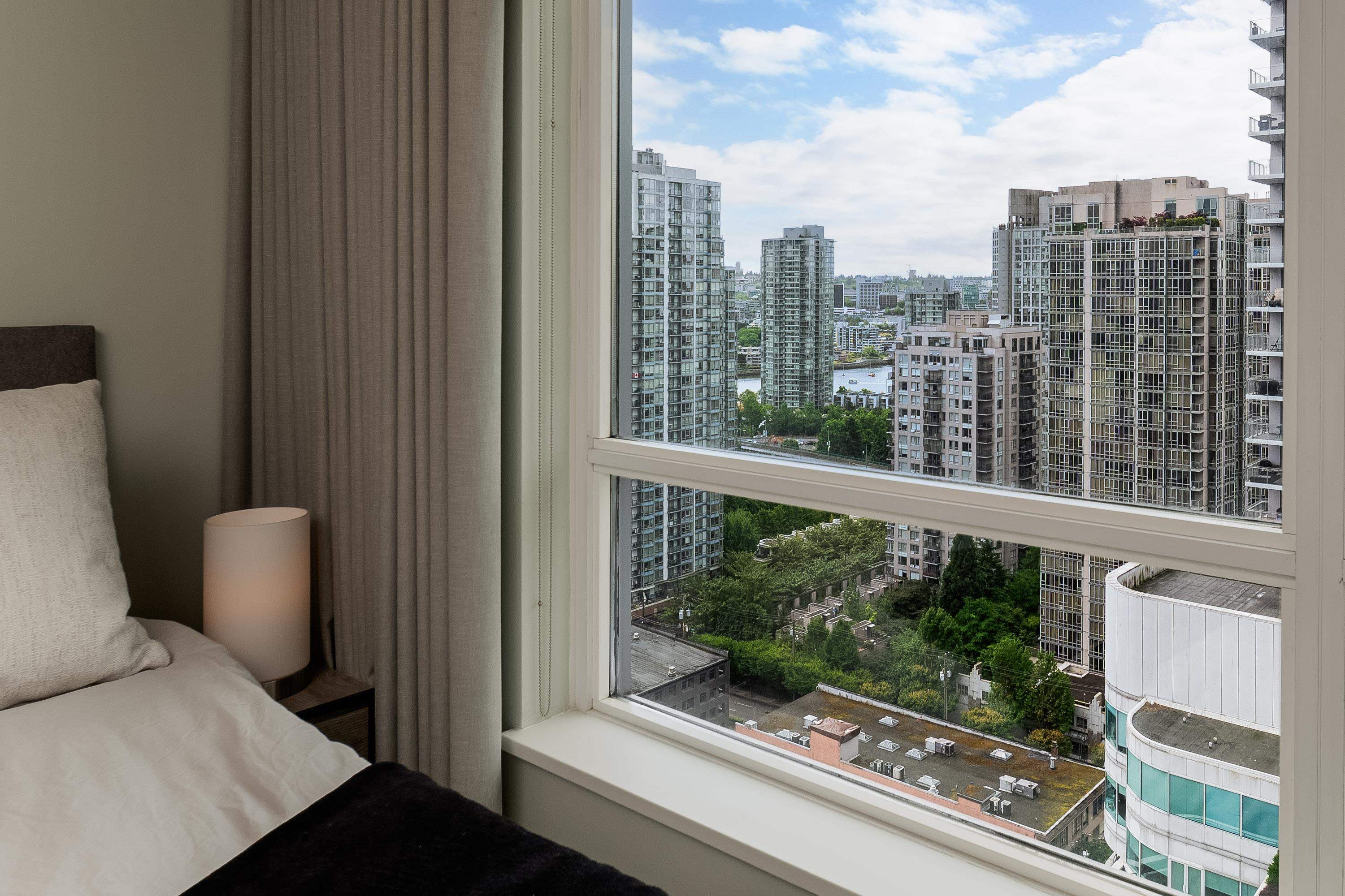 1908 821 CAMBIE STREET
