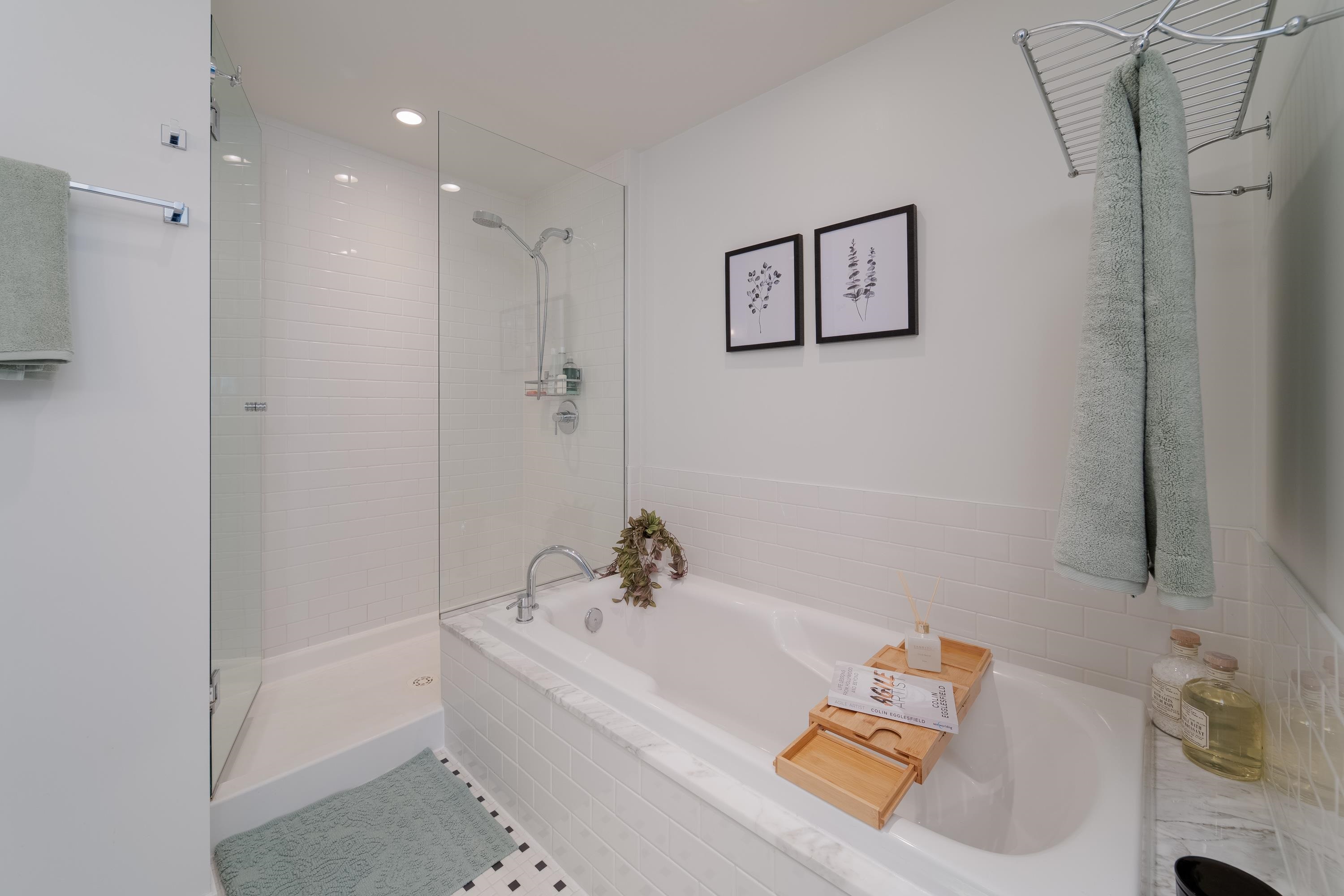 1908 821 CAMBIE STREET