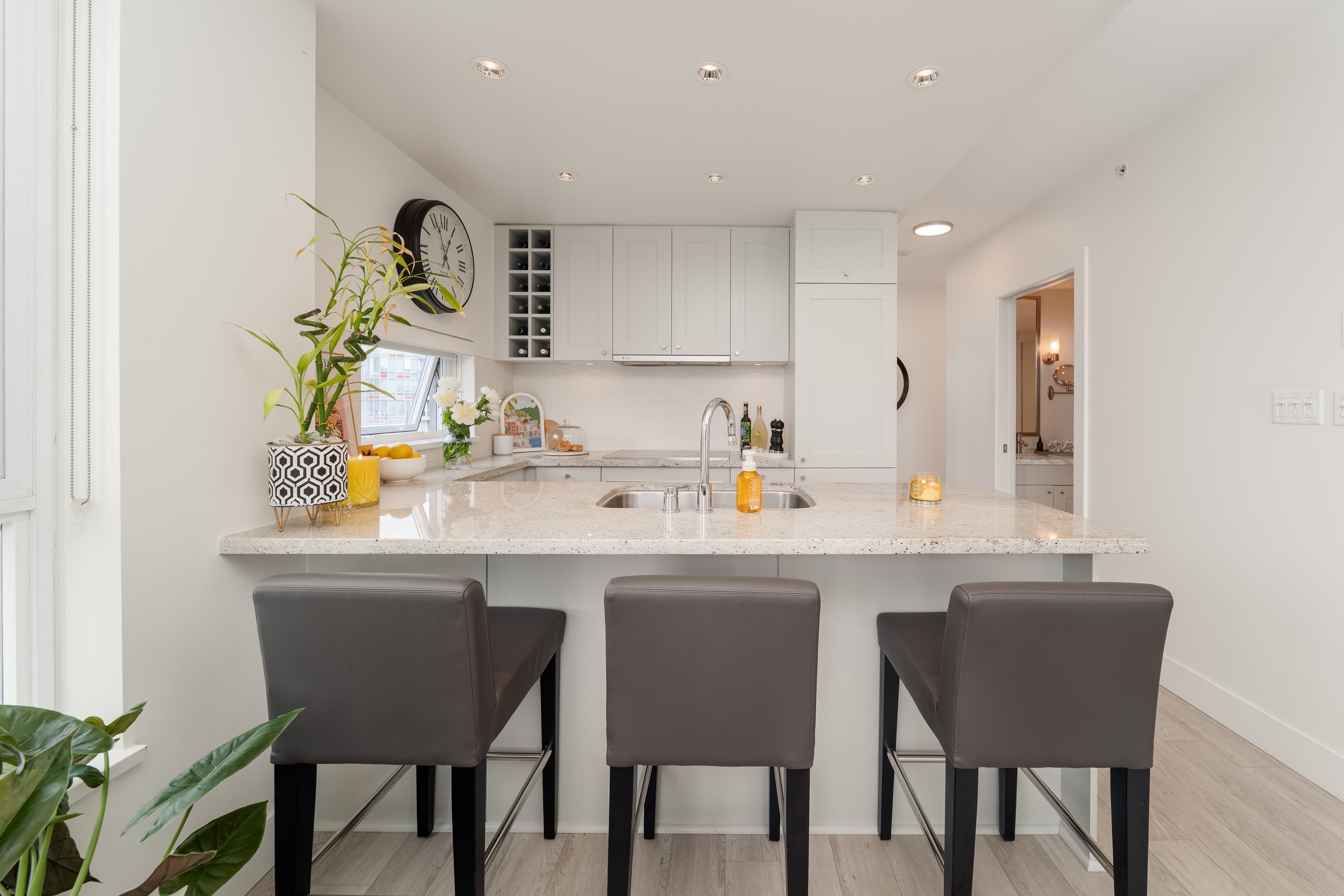 1908 821 CAMBIE STREET