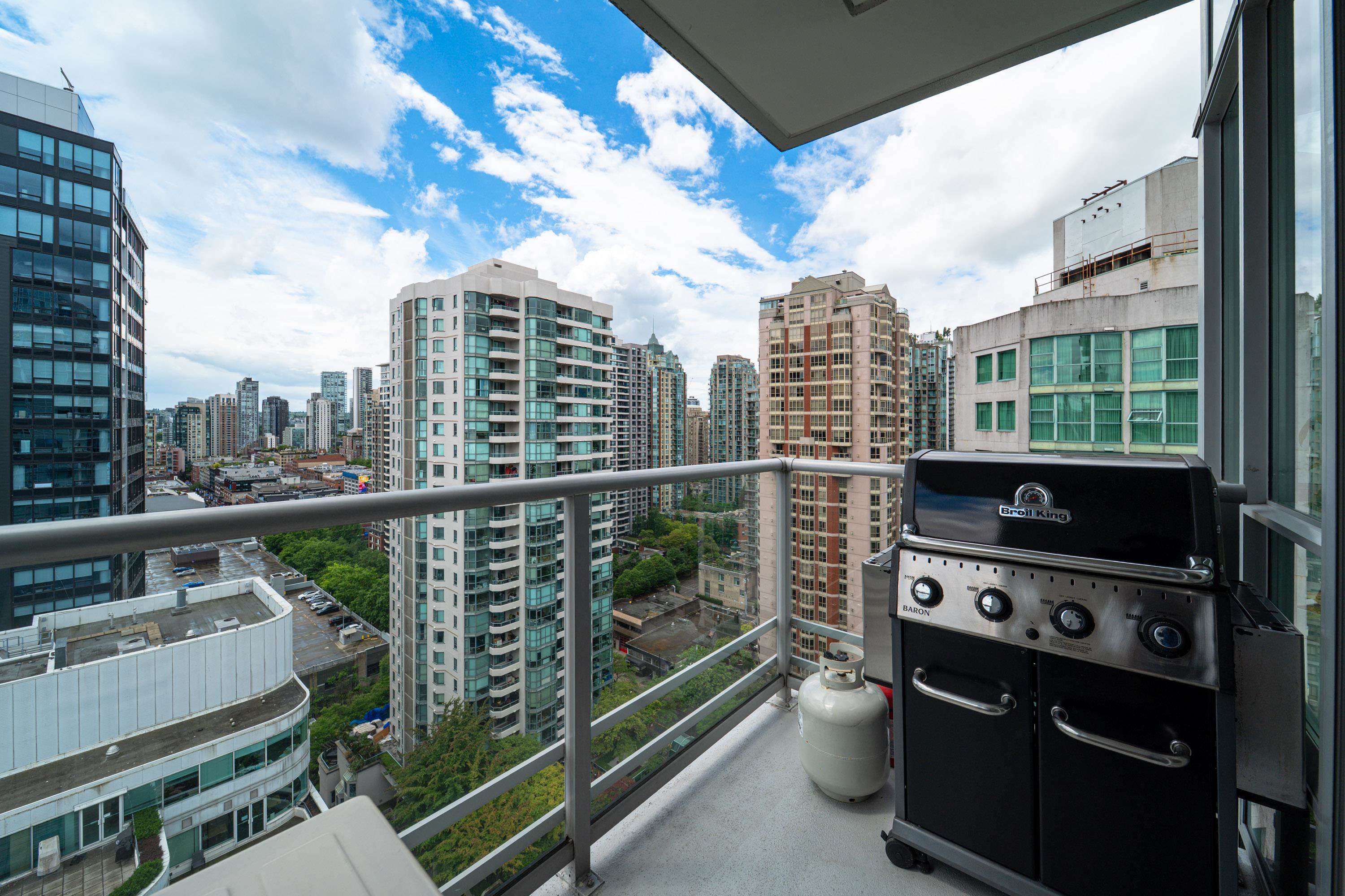 1908 821 CAMBIE STREET