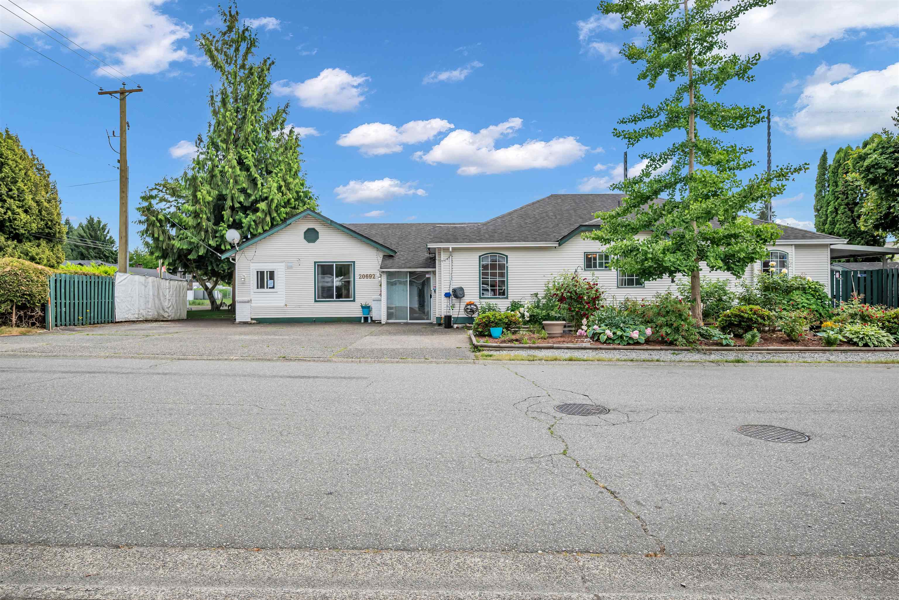 20692 RIVER ROAD