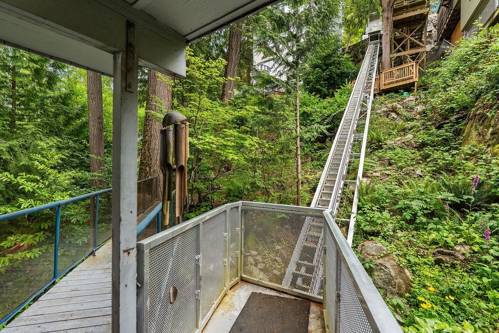 4678 EASTRIDGE ROAD