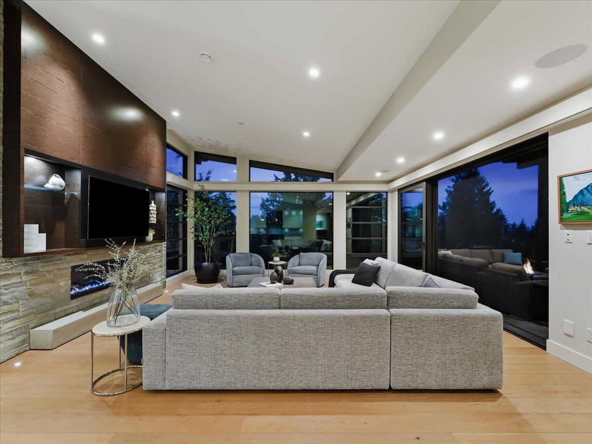 6210 OVERSTONE DRIVE
