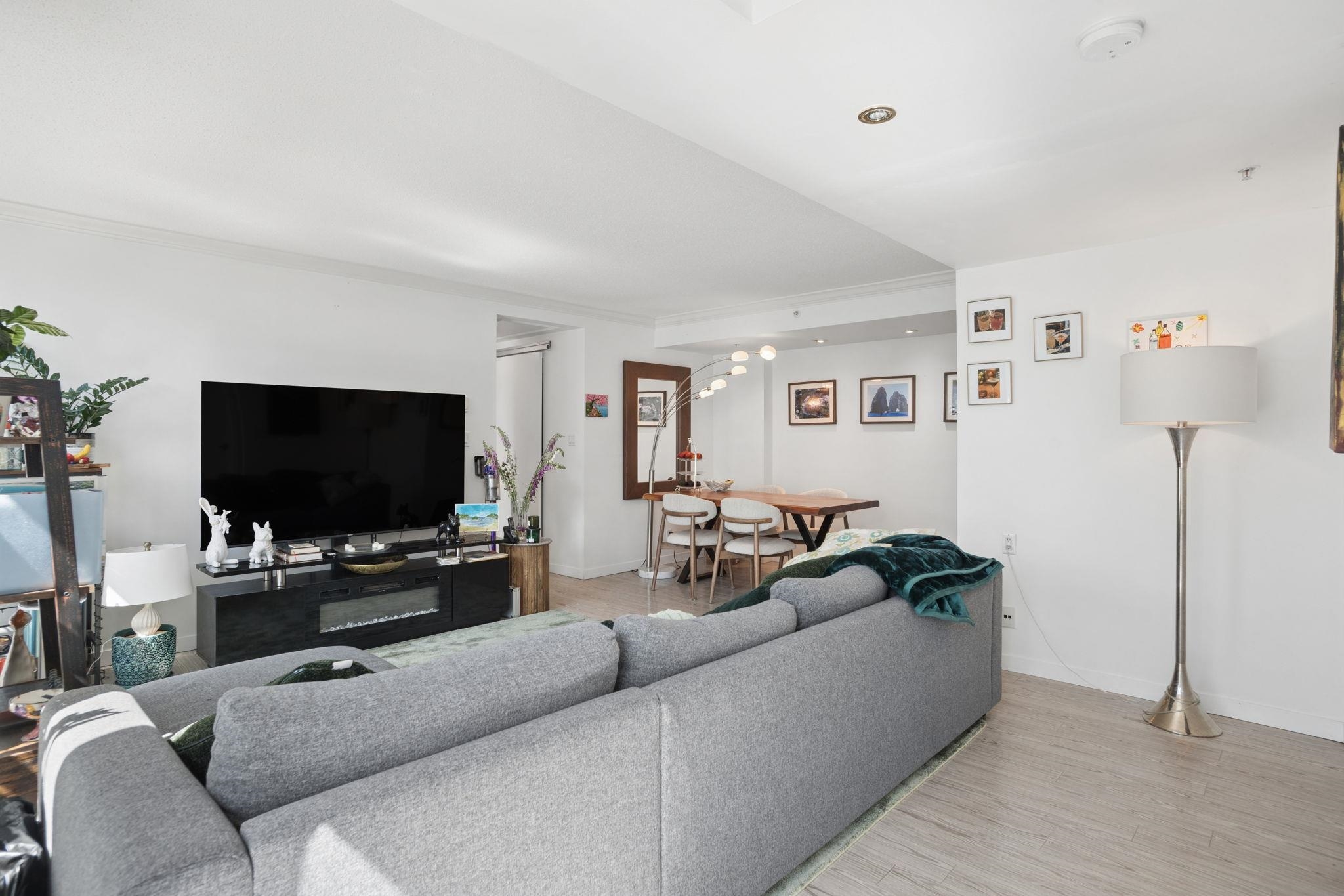 2803 1367 ALBERNI STREET