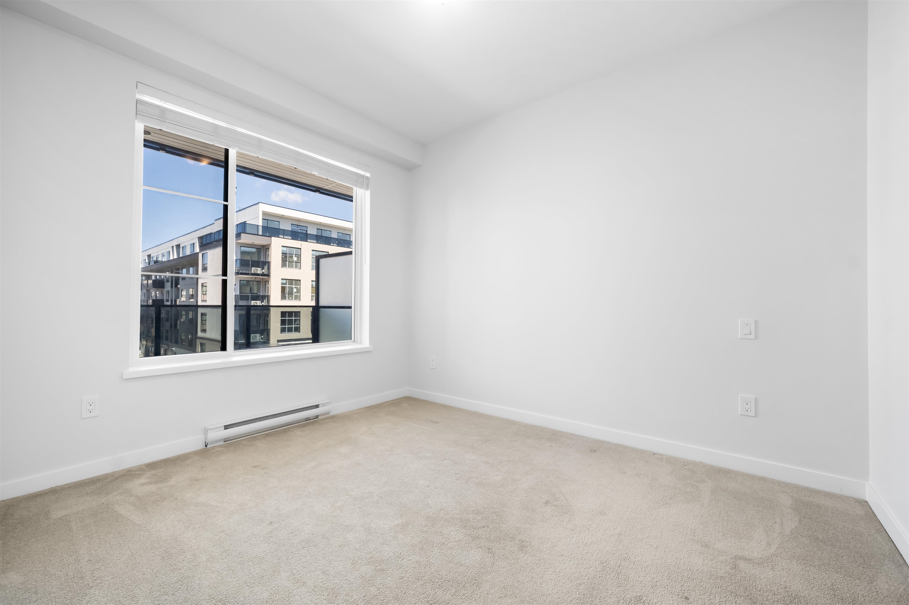 408 15848 FRASER HIGHWAY