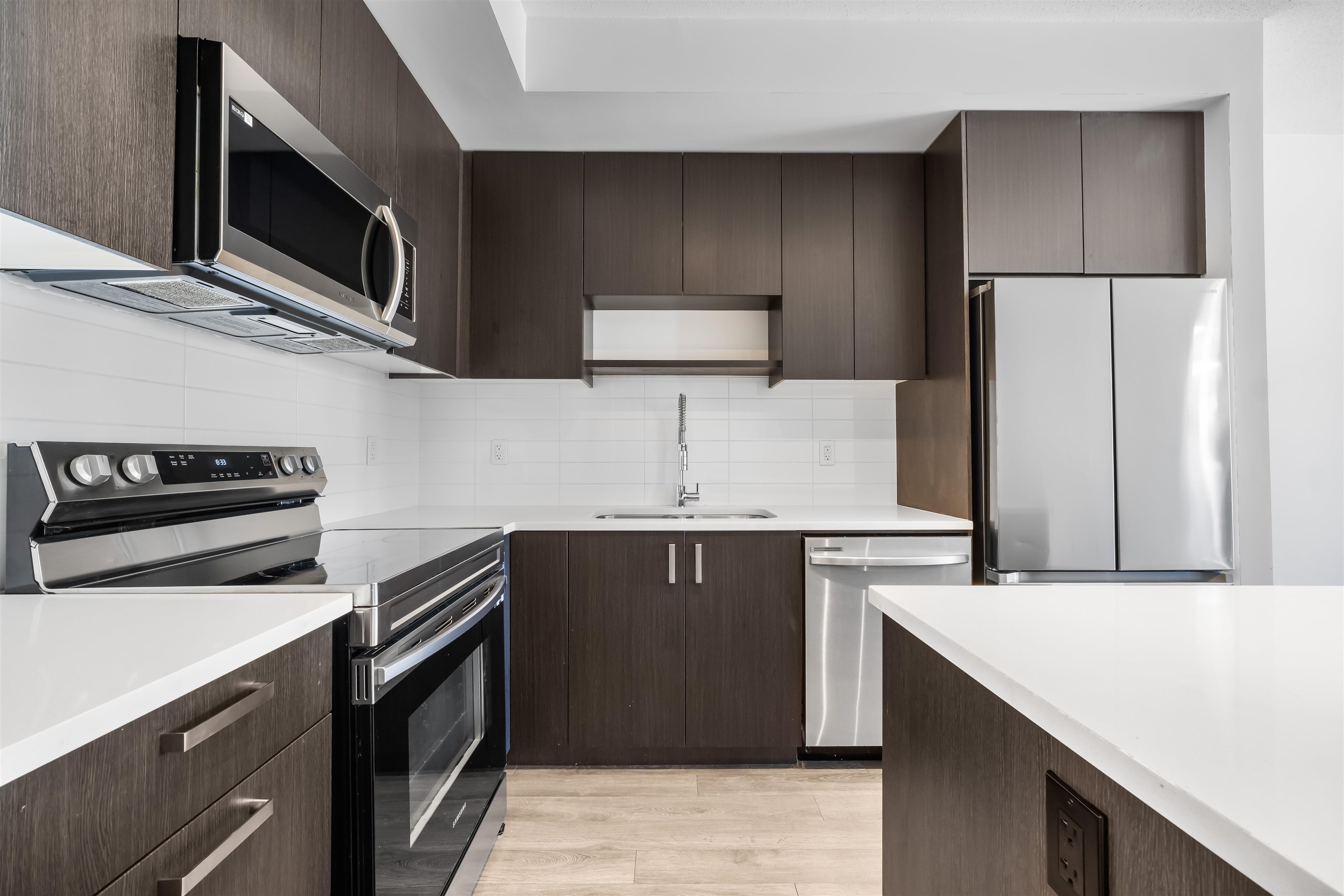 408 15848 FRASER HIGHWAY