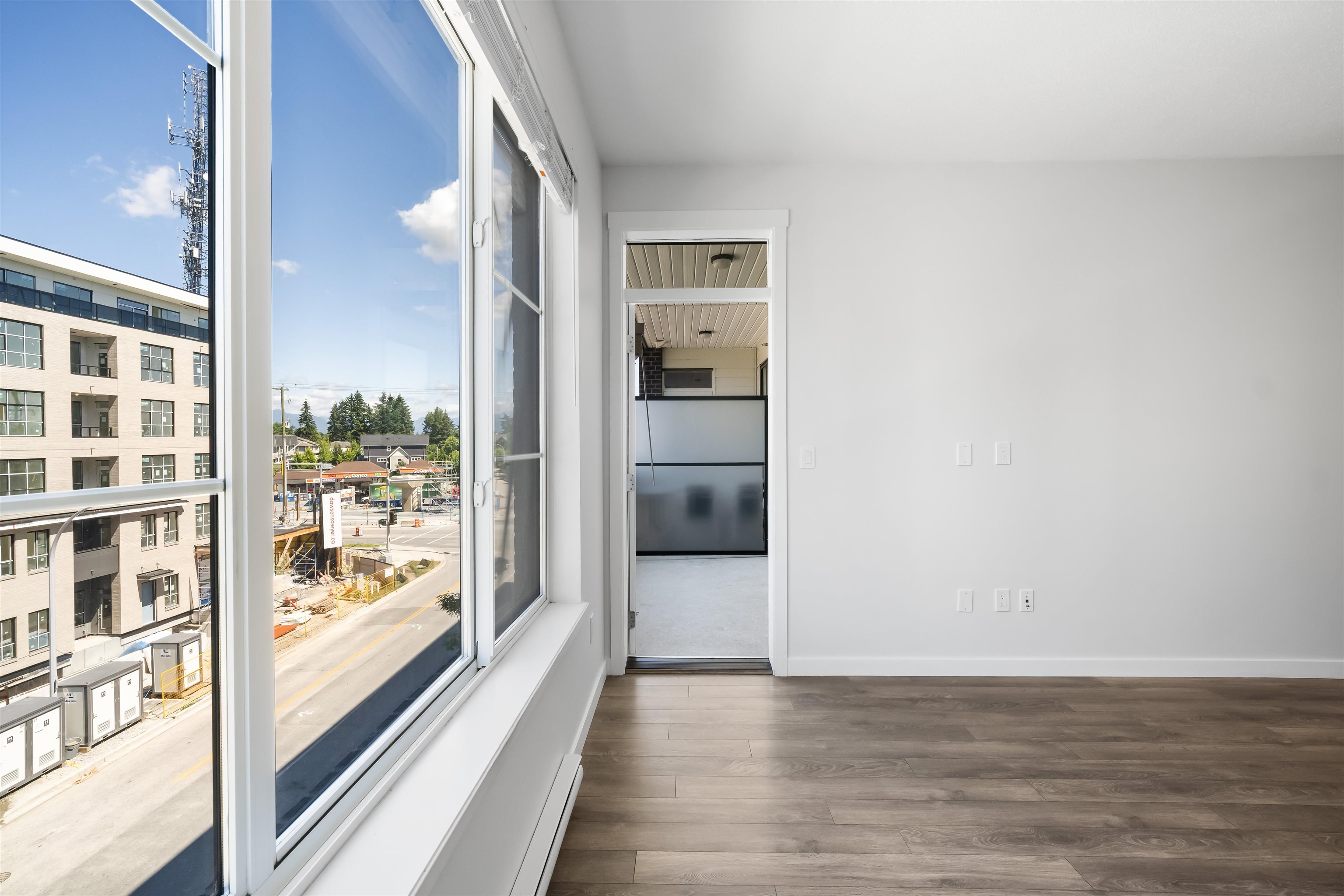408 15848 FRASER HIGHWAY