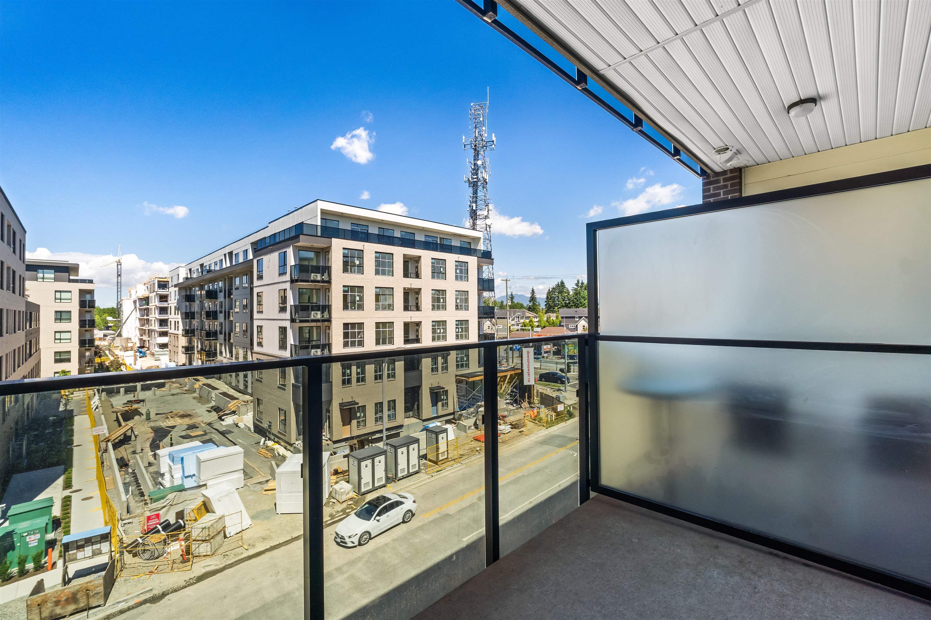 408 15848 FRASER HIGHWAY