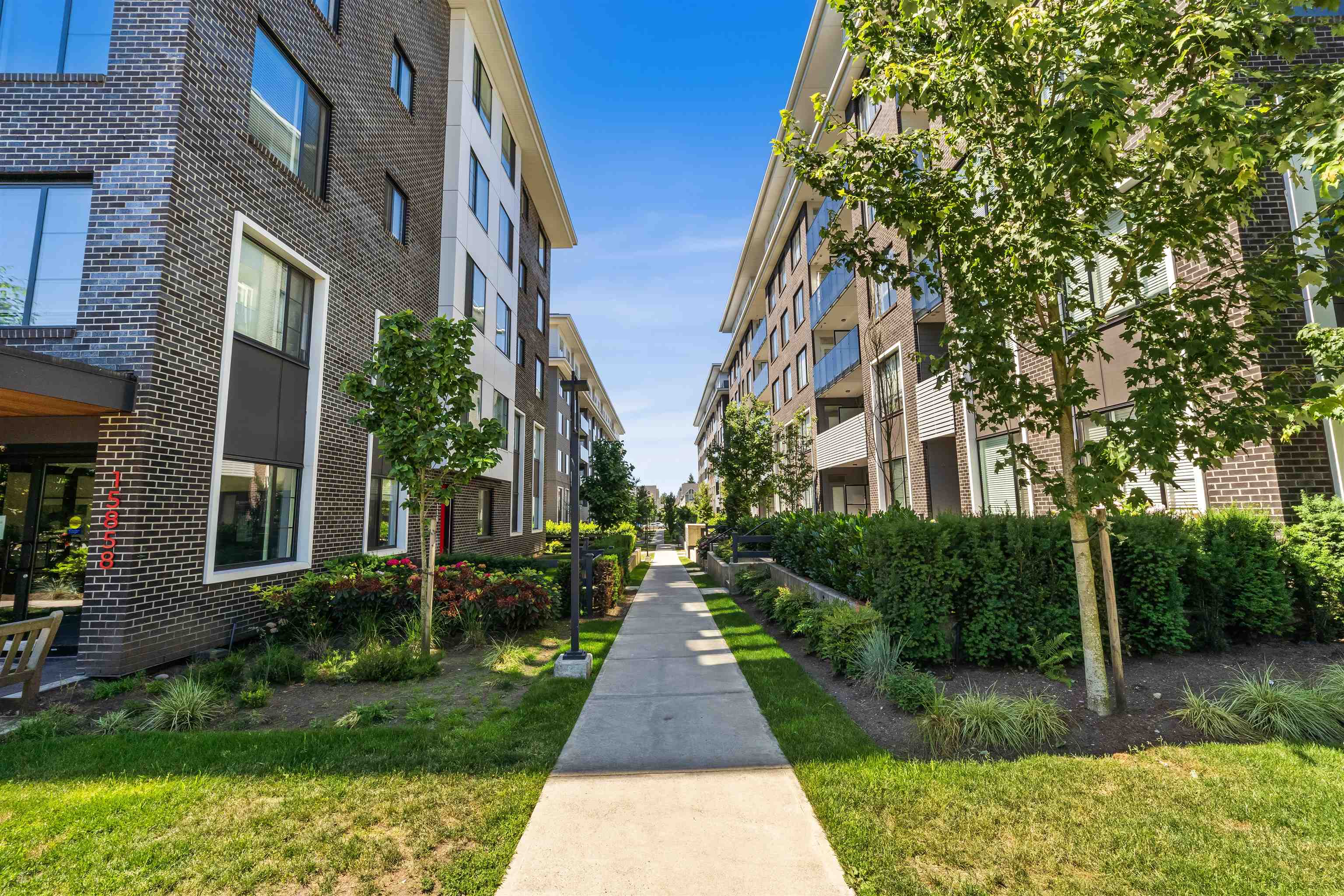 408 15848 FRASER HIGHWAY