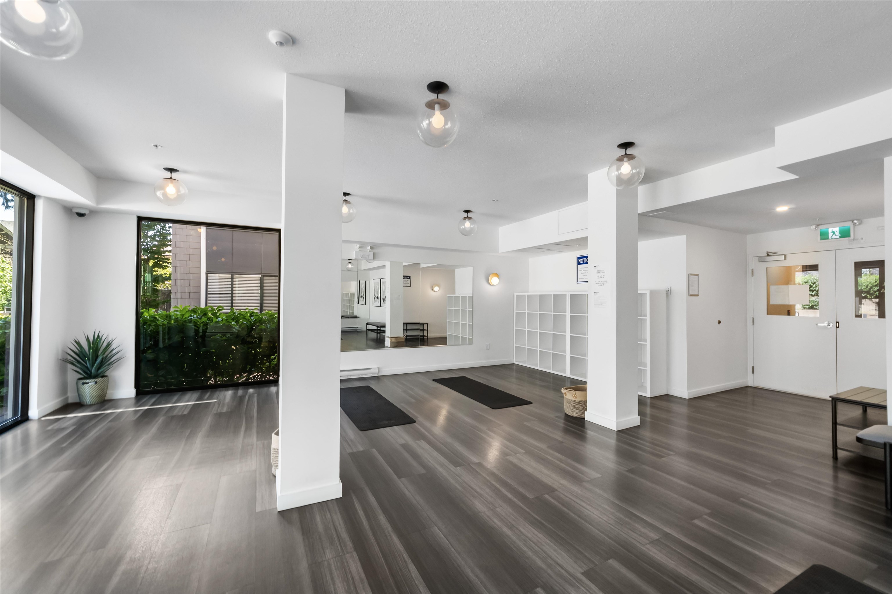 408 15848 FRASER HIGHWAY