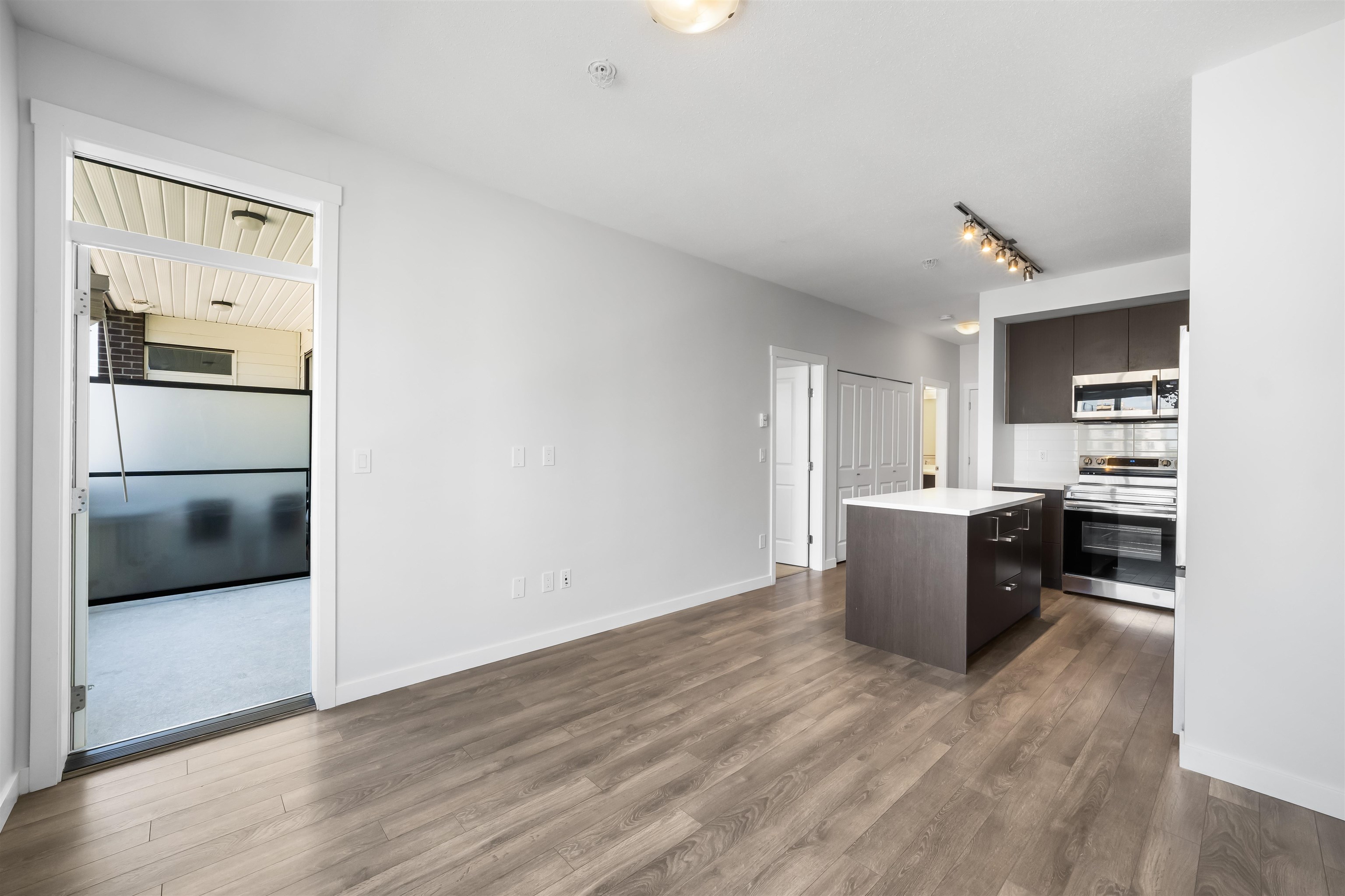 408 15848 FRASER HIGHWAY