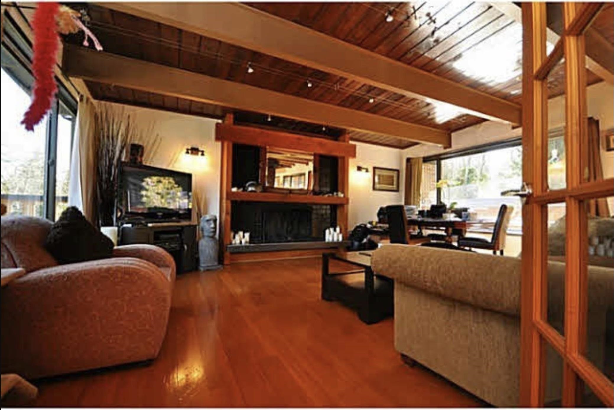 937 UNDERHILL DRIVE