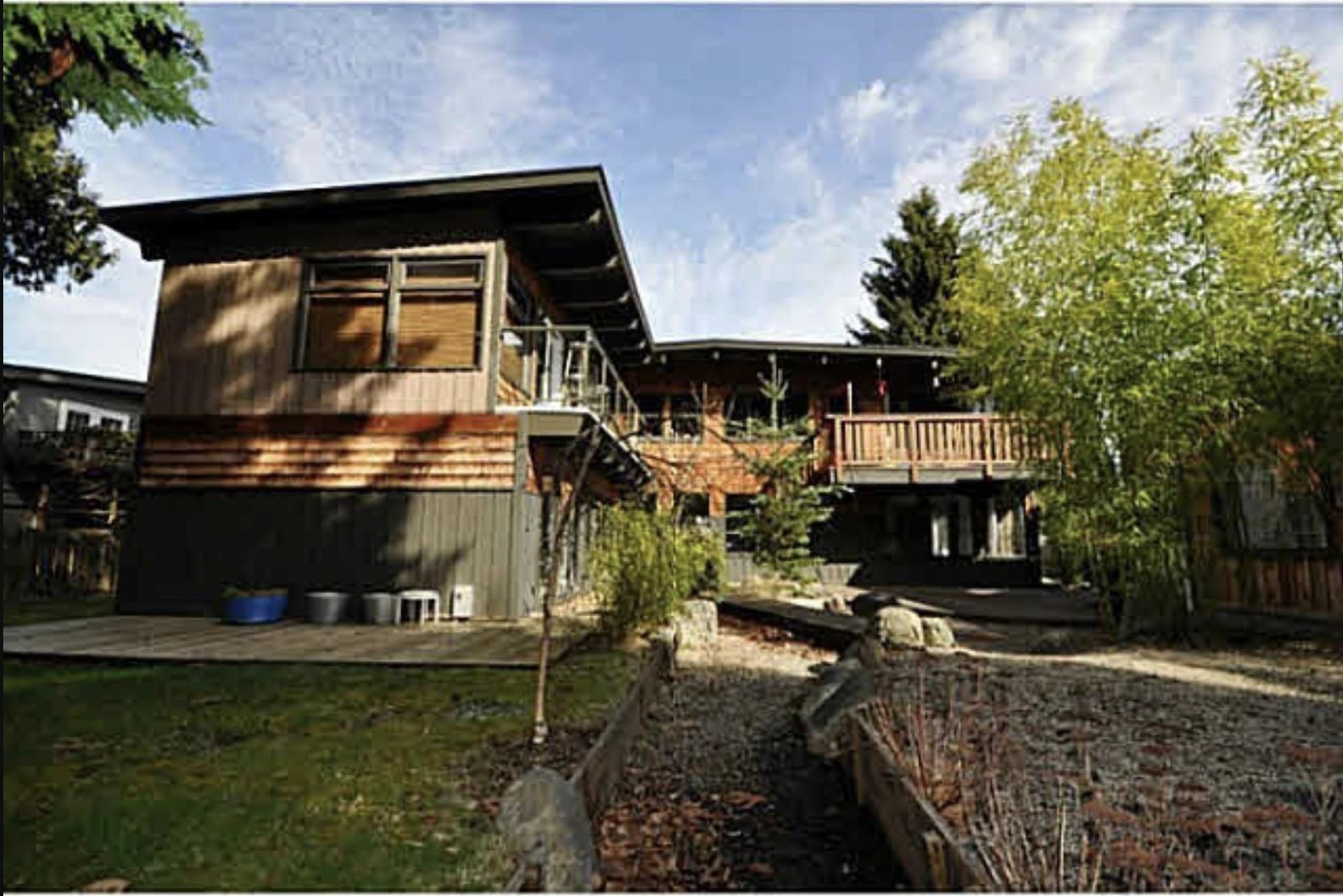 937 UNDERHILL DRIVE