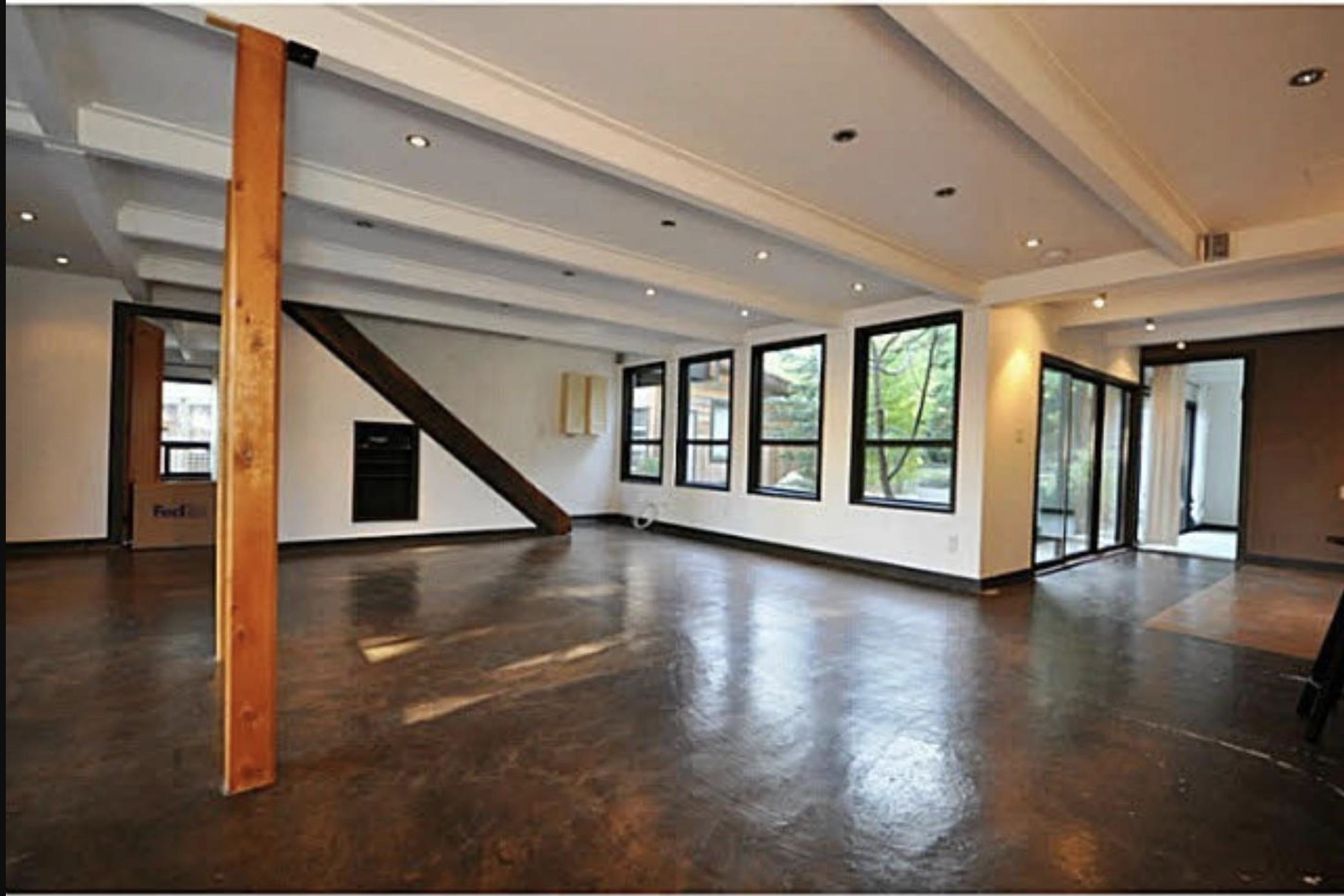 937 UNDERHILL DRIVE