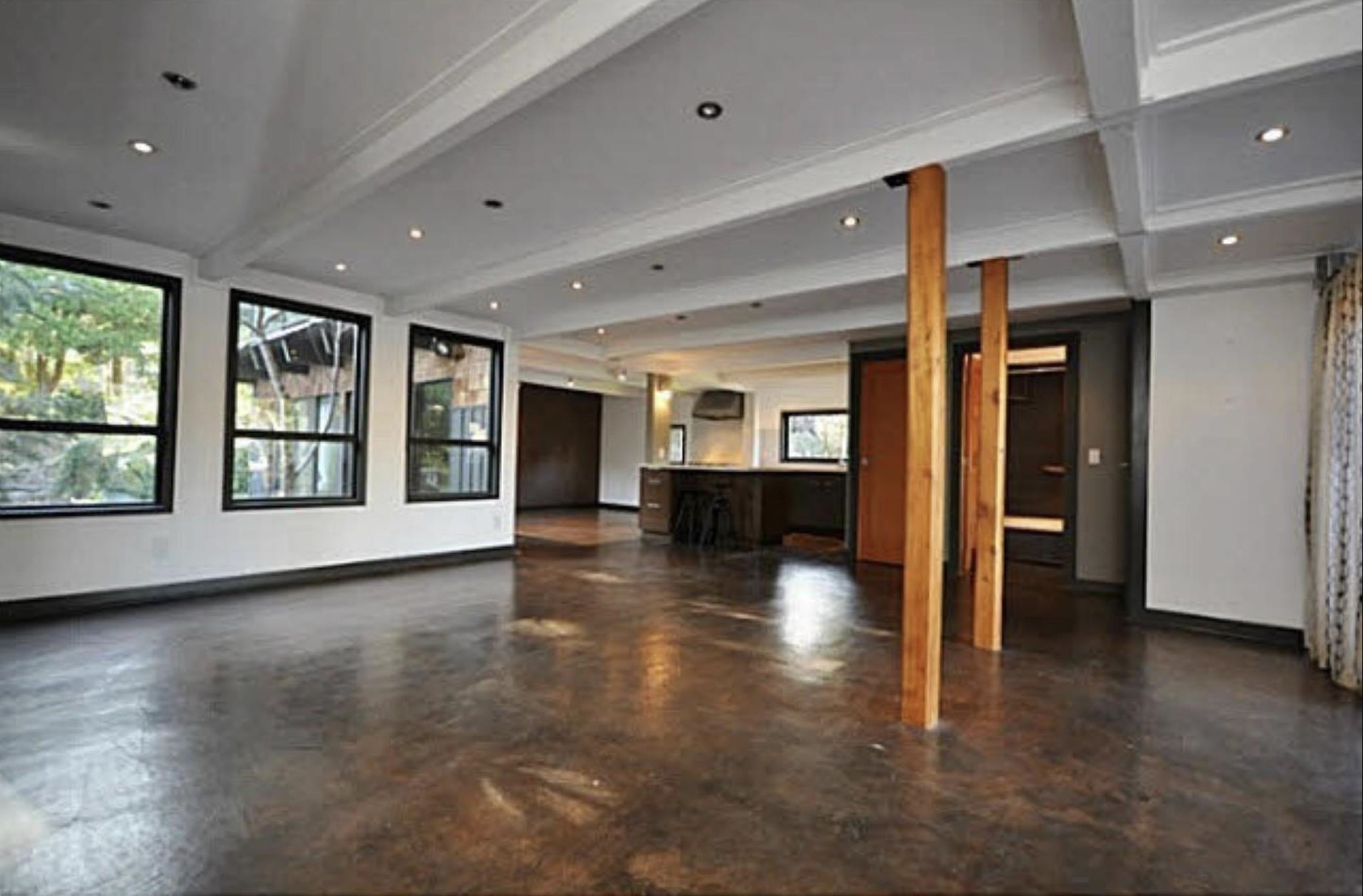 937 UNDERHILL DRIVE