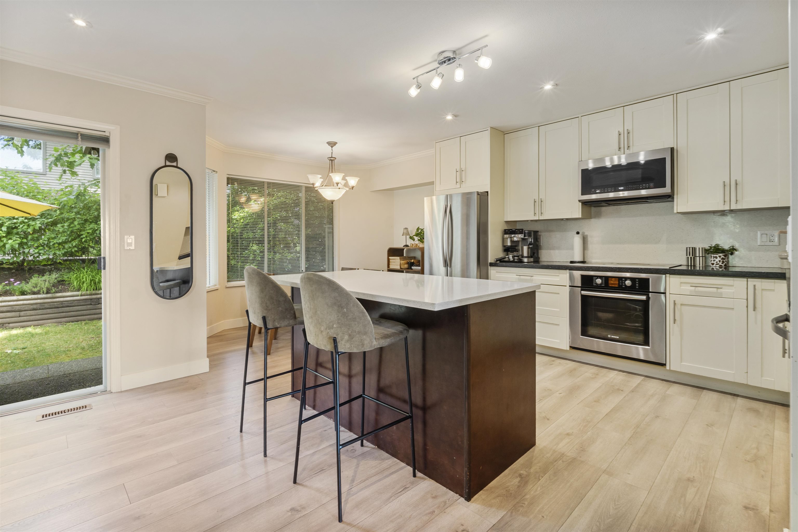 140 1495 LANSDOWNE DRIVE