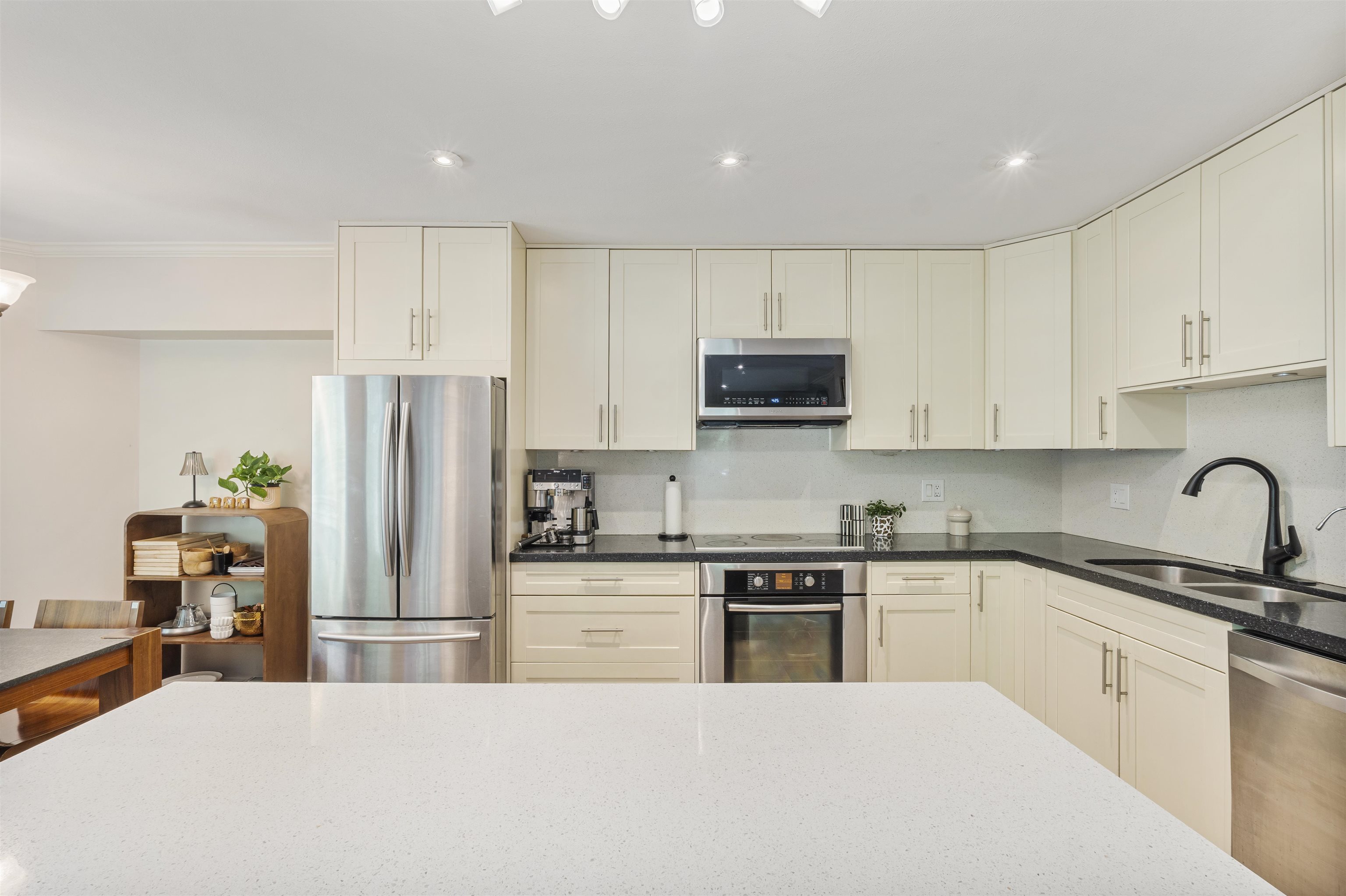 140 1495 LANSDOWNE DRIVE