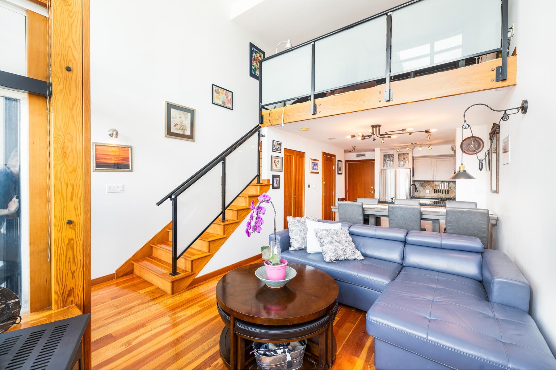 519 10 RENAISSANCE SQUARE