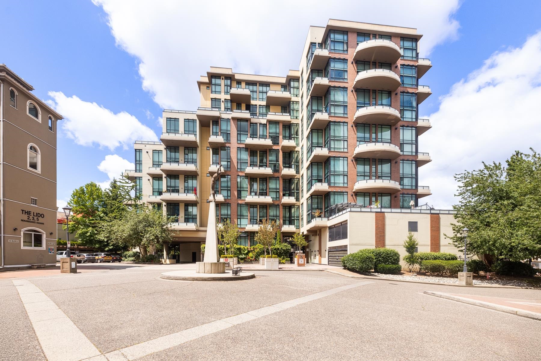 519 10 RENAISSANCE SQUARE