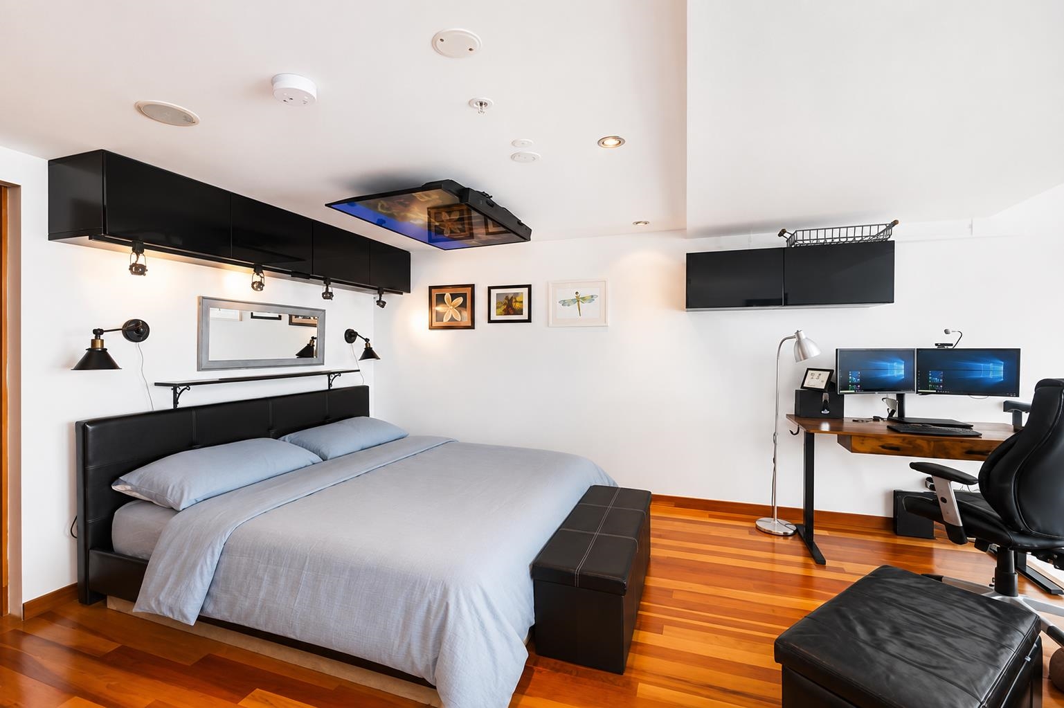 519 10 RENAISSANCE SQUARE
