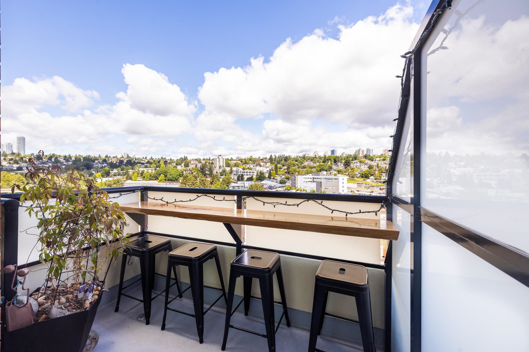 519 10 RENAISSANCE SQUARE
