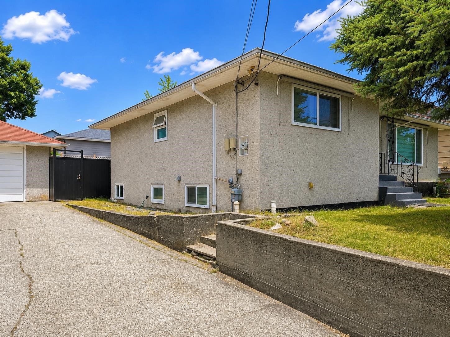 1309 EDINBURGH STREET