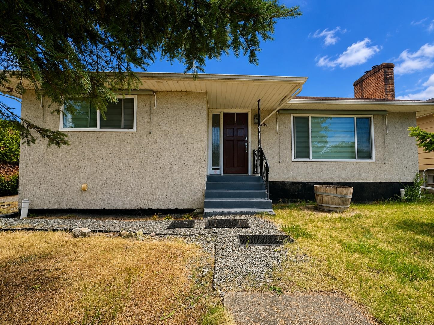 1309 EDINBURGH STREET