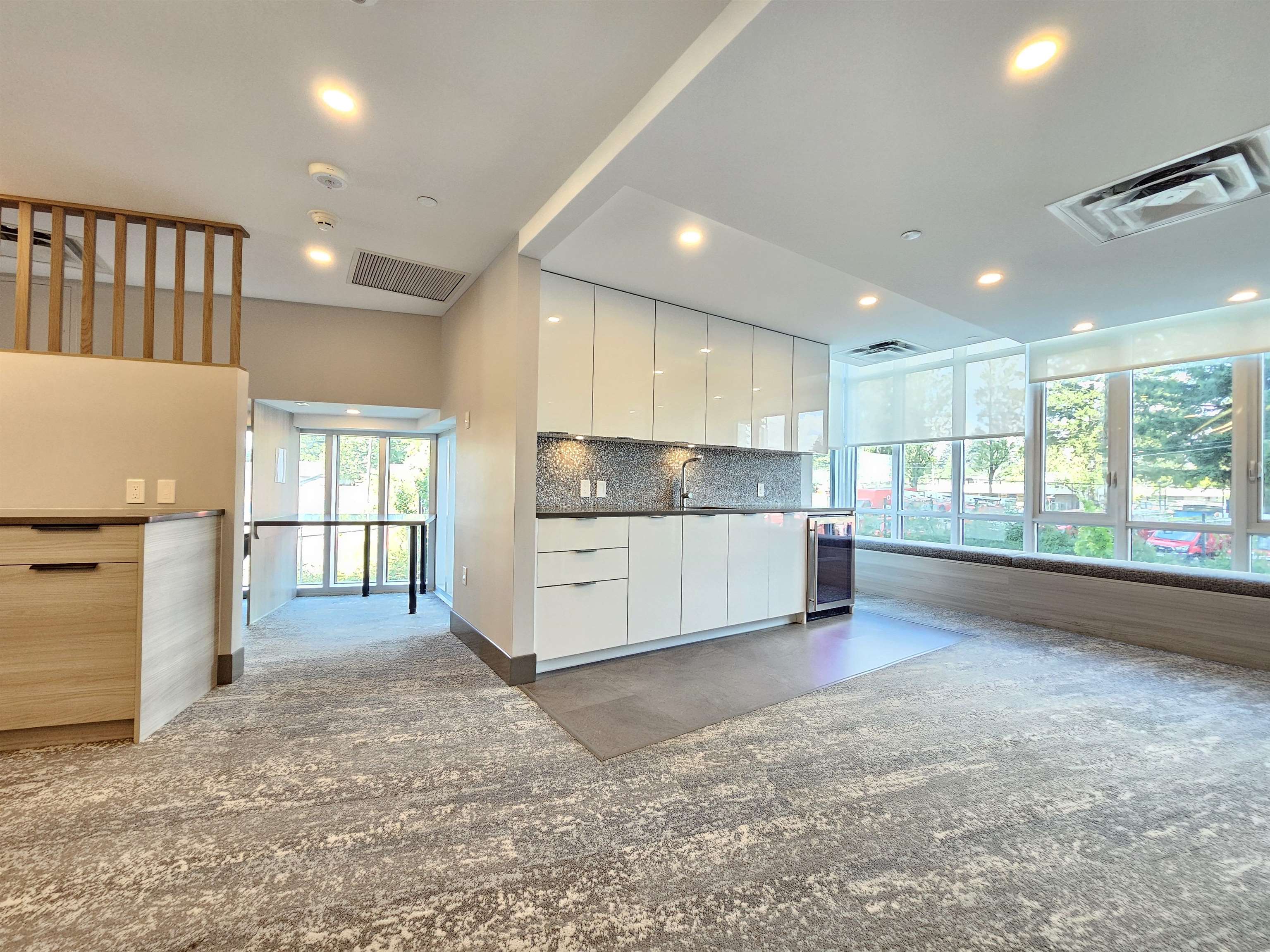 2408 10428 WHALLEY BOULEVARD