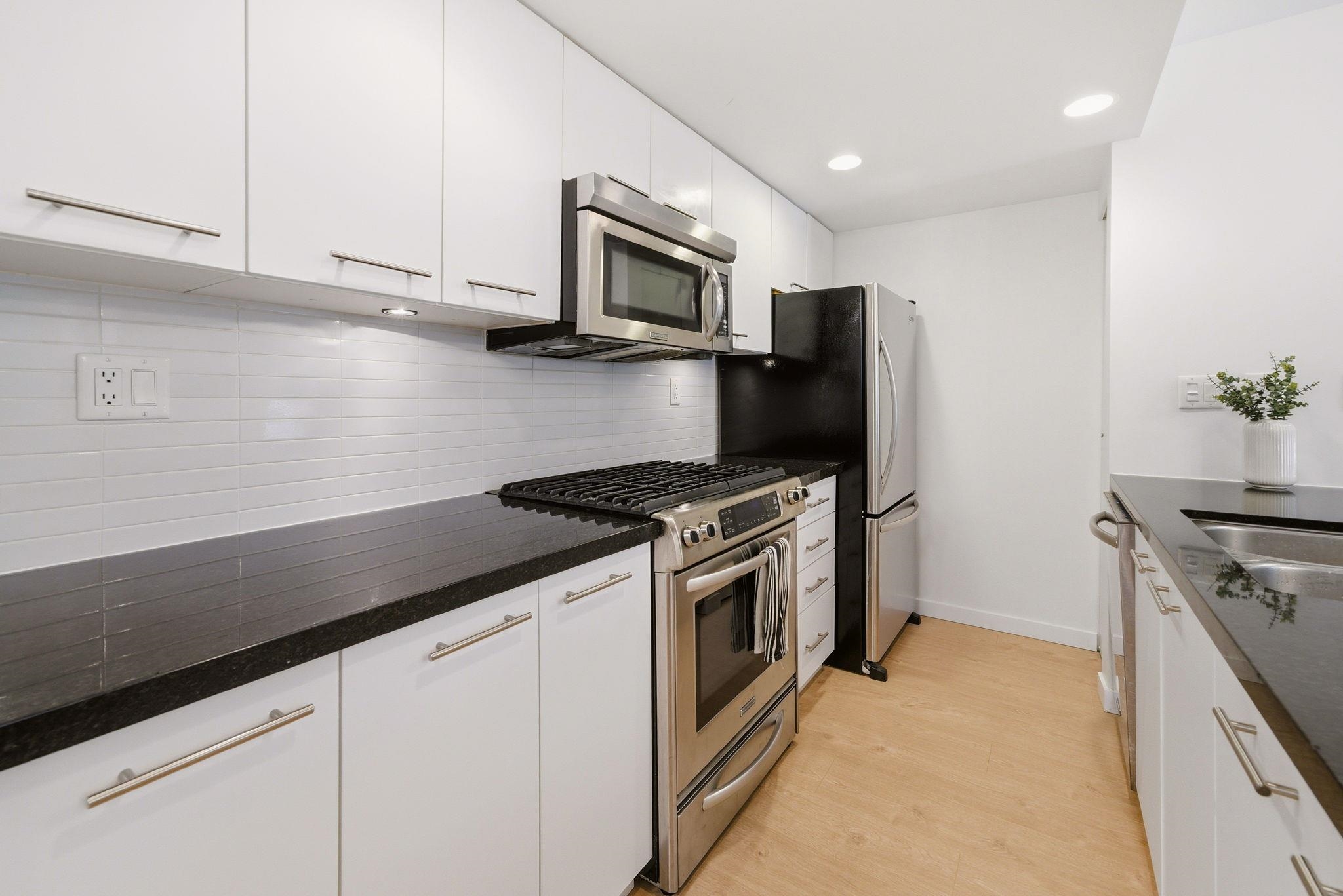 TH1 1288 CHESTERFIELD AVENUE