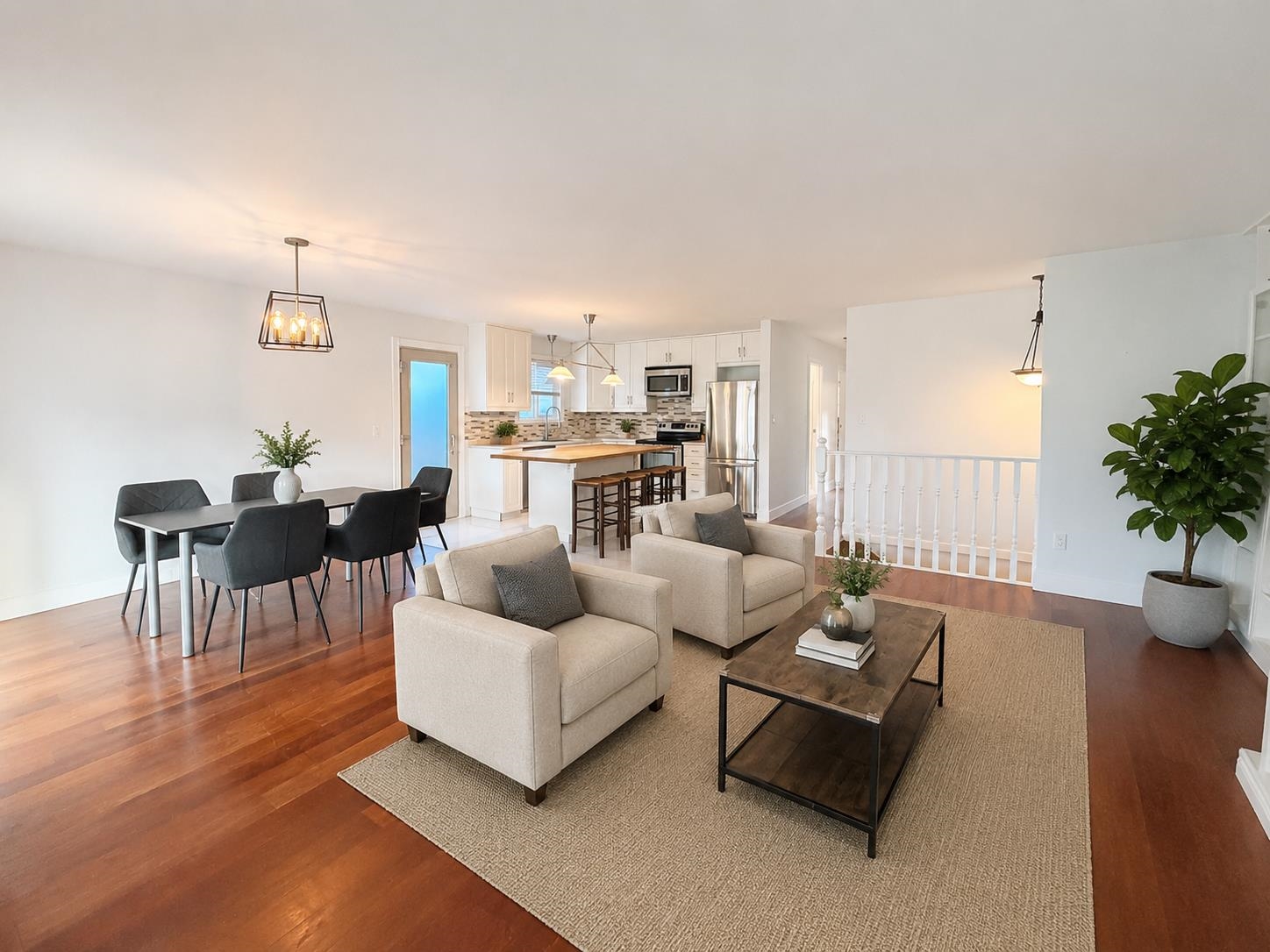 1944 PRAIRIE AVENUE