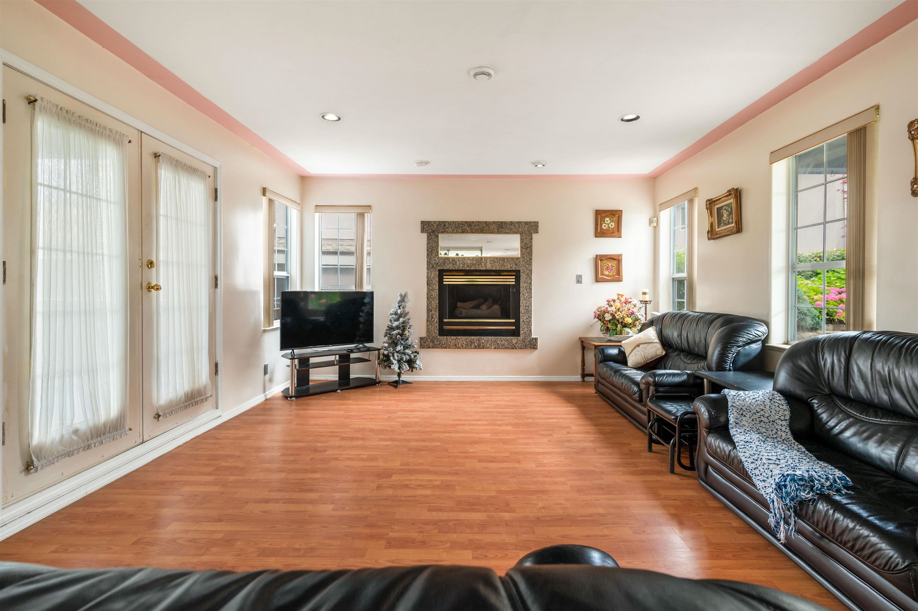 116 RAVINE DRIVE