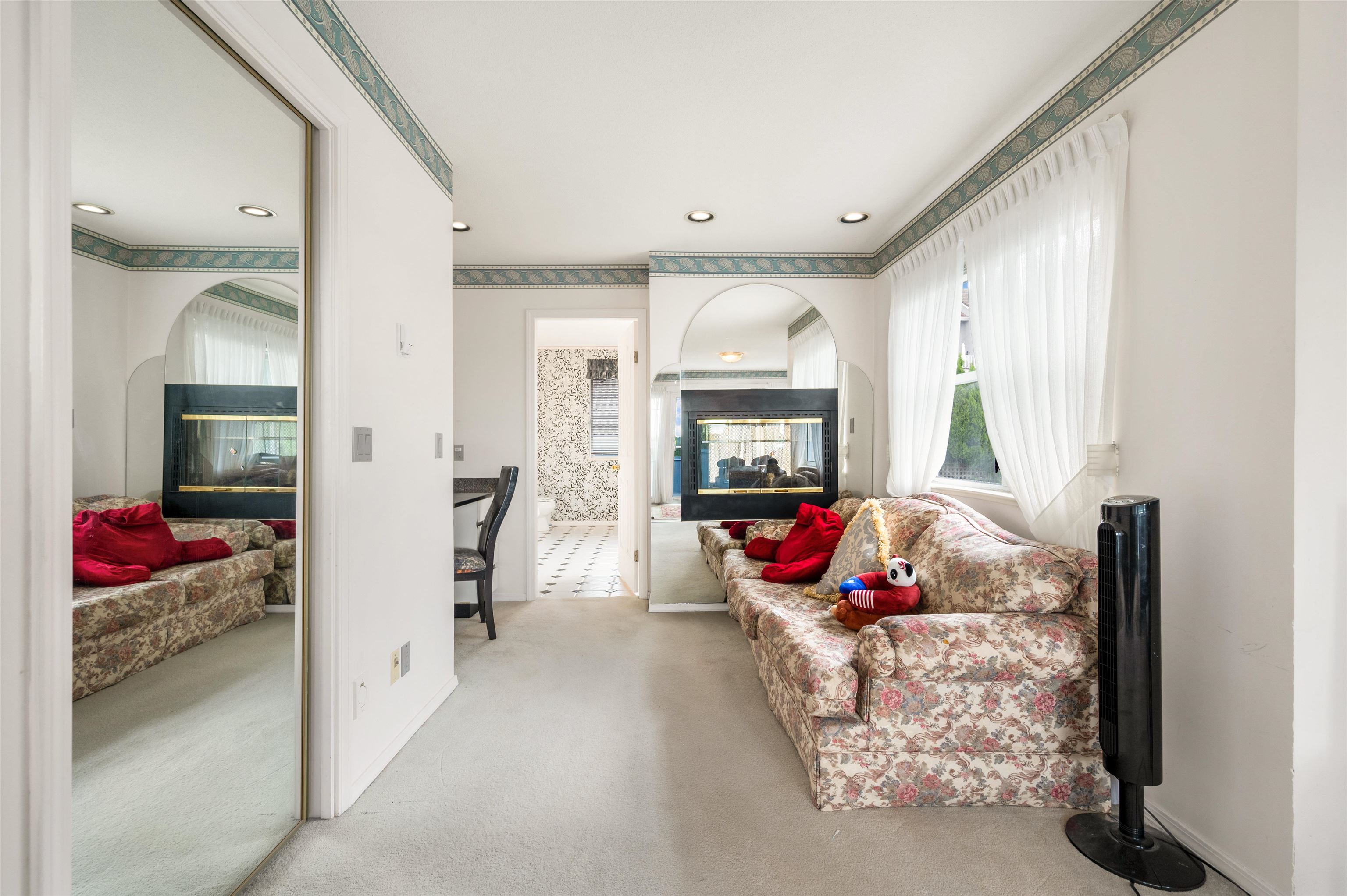 116 RAVINE DRIVE