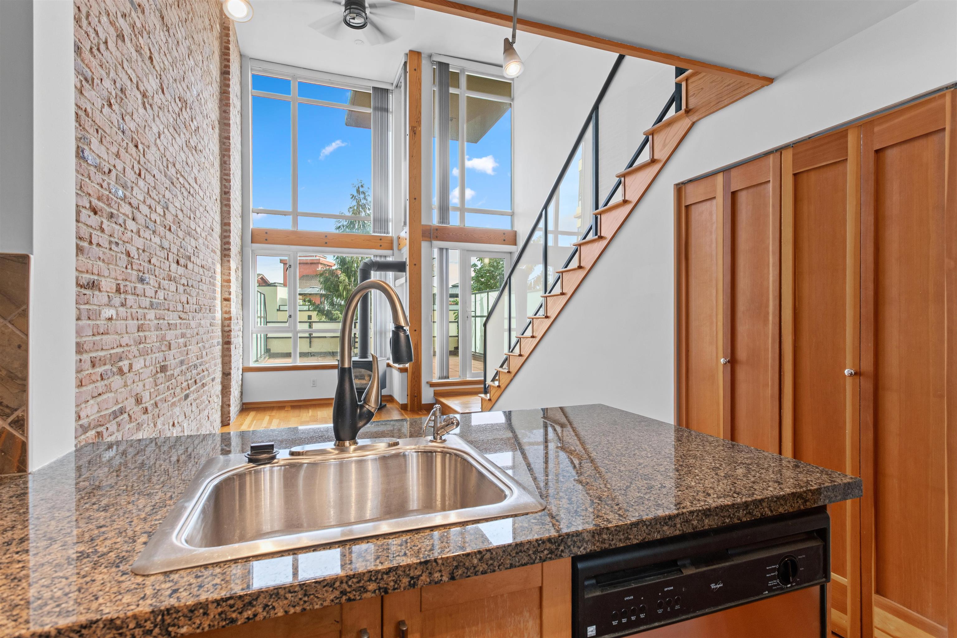 217 10 RENAISSANCE SQUARE