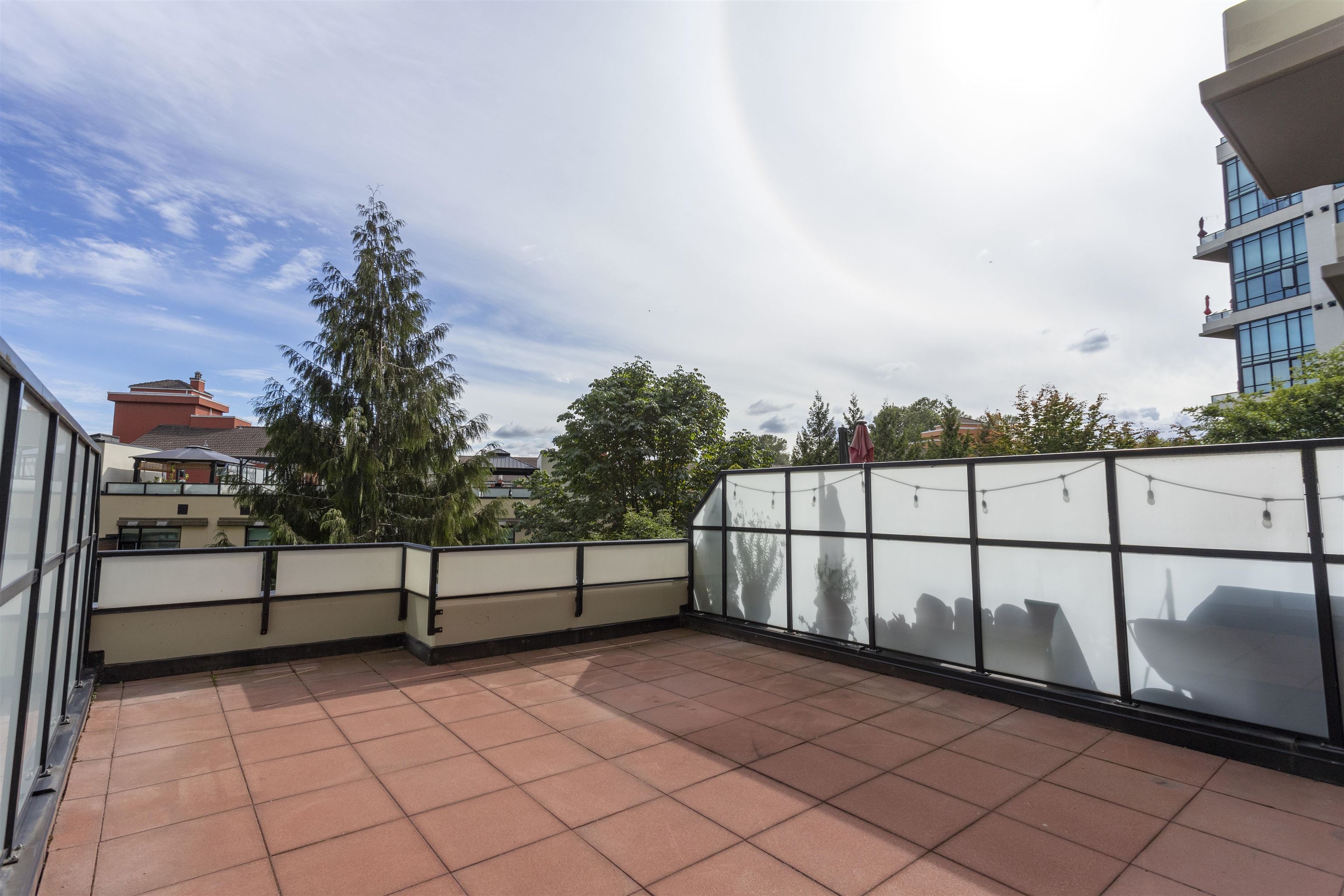 217 10 RENAISSANCE SQUARE