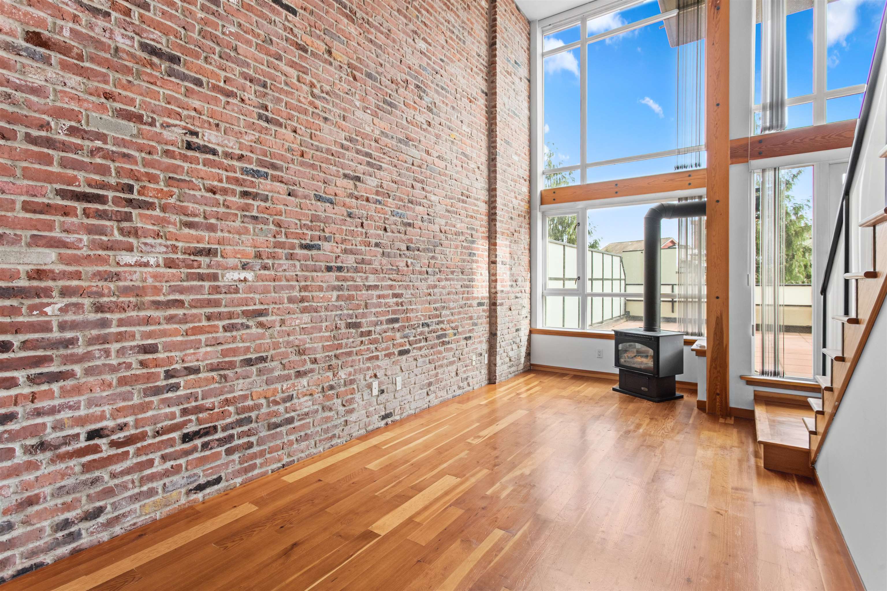 217 10 RENAISSANCE SQUARE