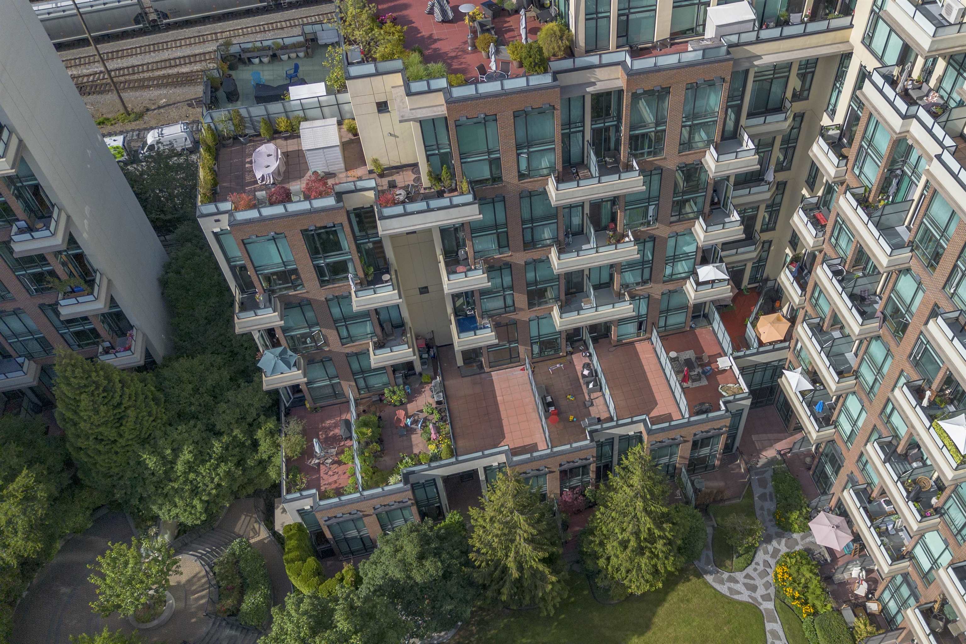 217 10 RENAISSANCE SQUARE